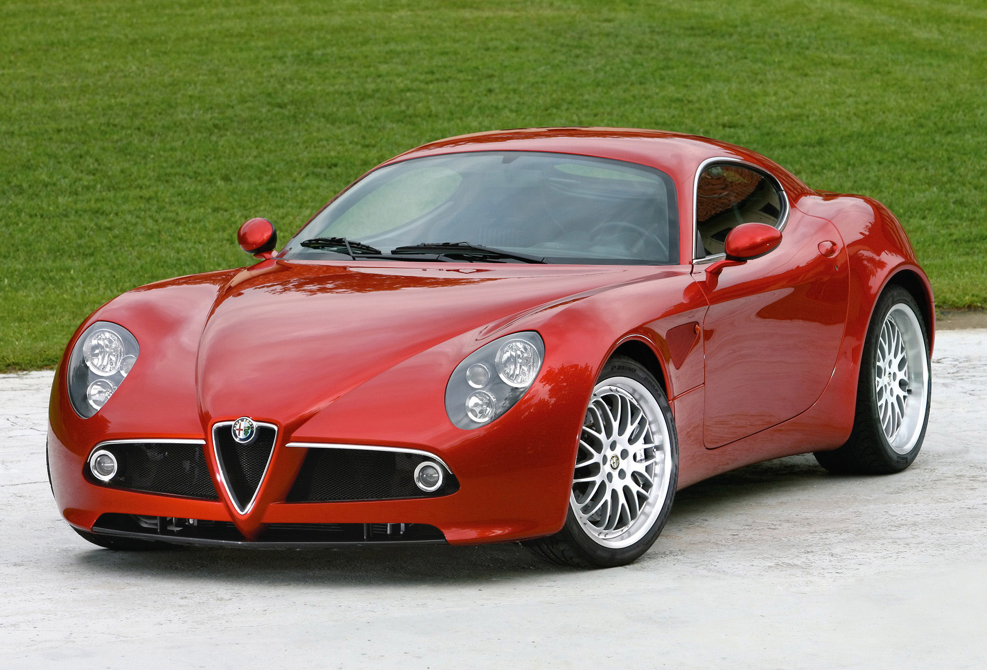 Alfa Romeo 8C Competizione photo #5