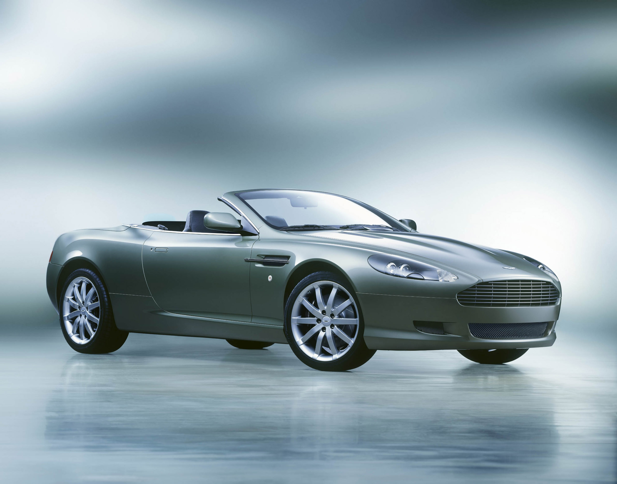 Aston Martin DB9 Volante photo #1