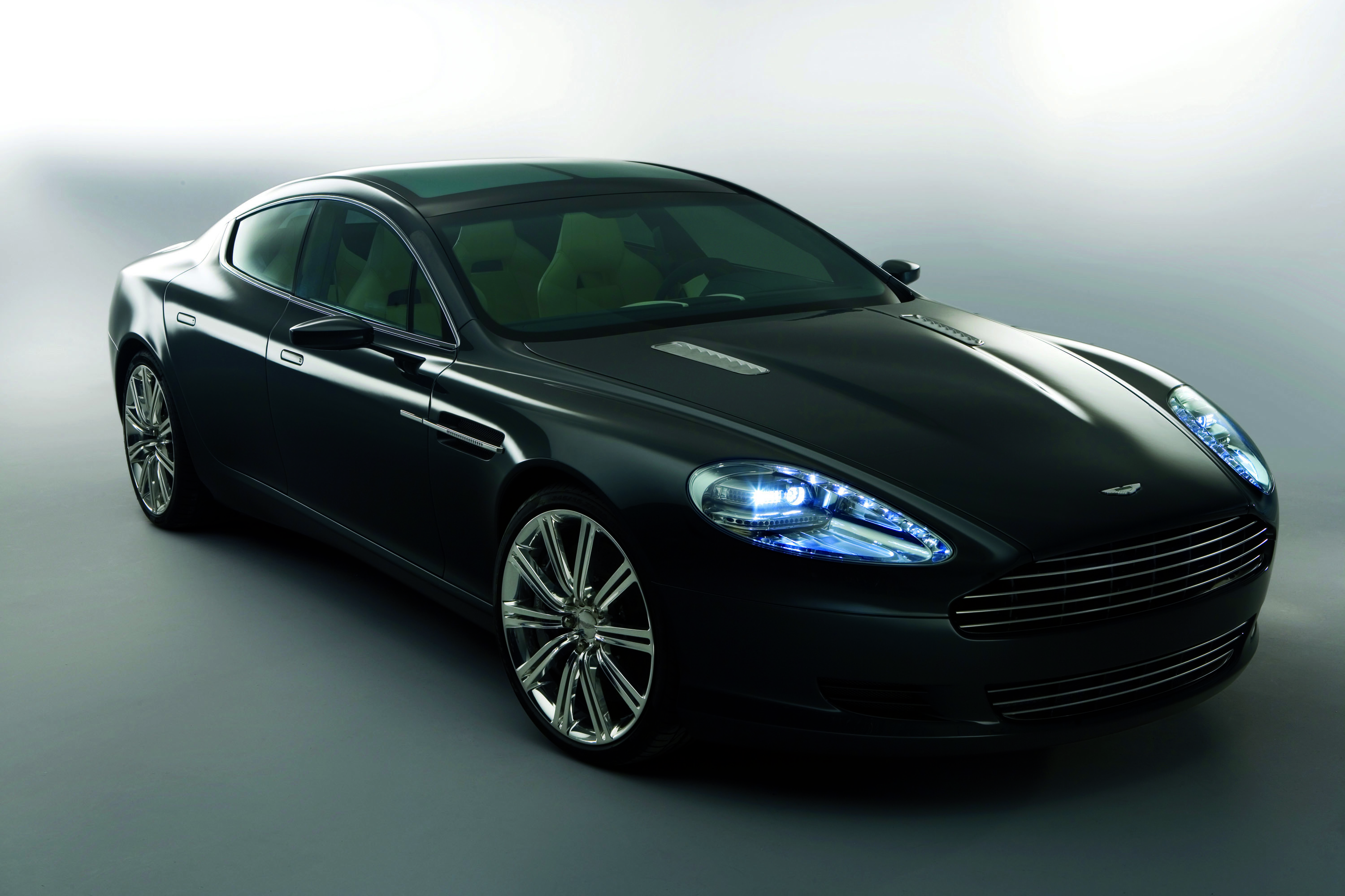 Aston Martin Rapide photo #2