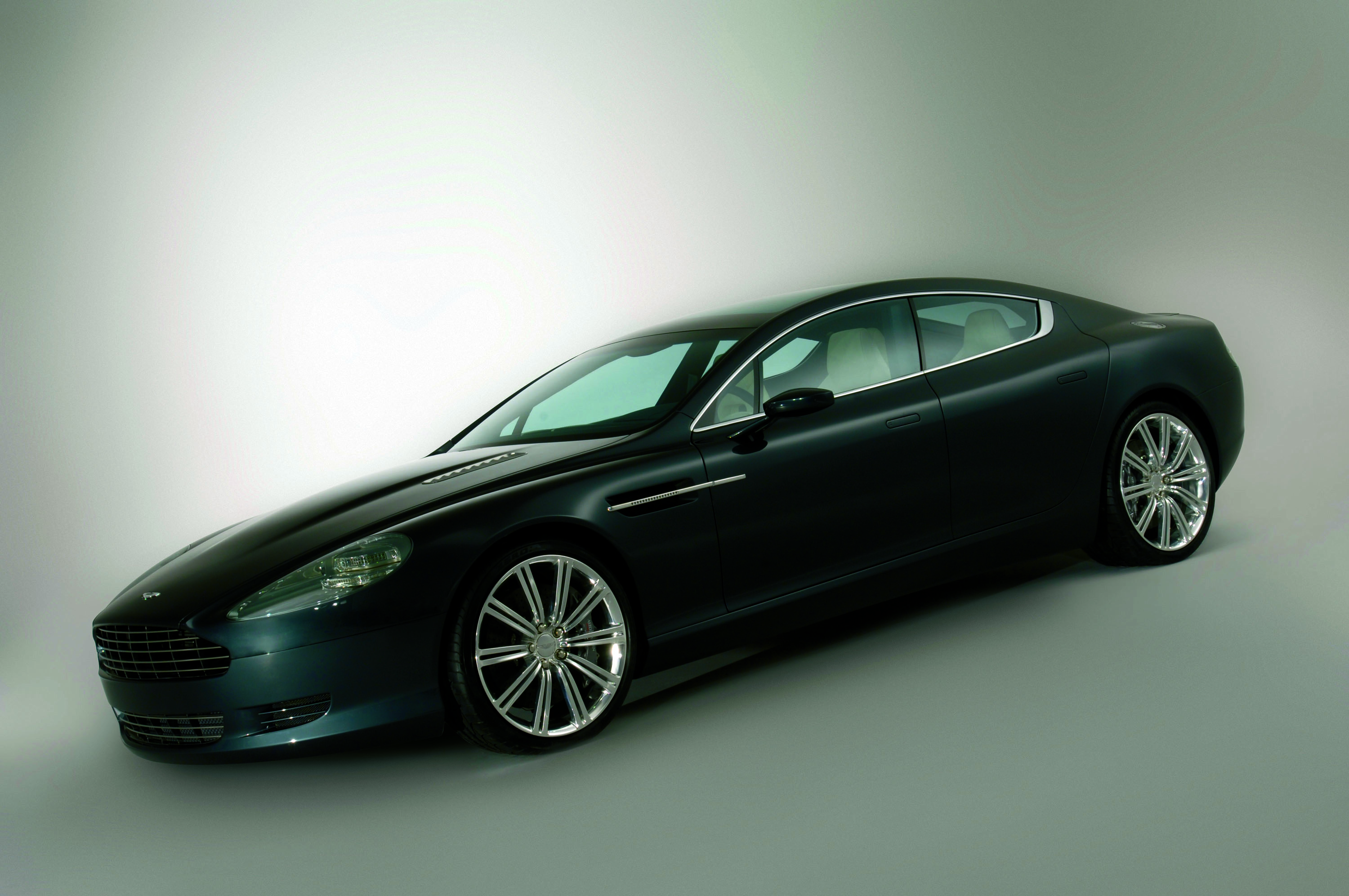 Aston Martin Rapide photo #3