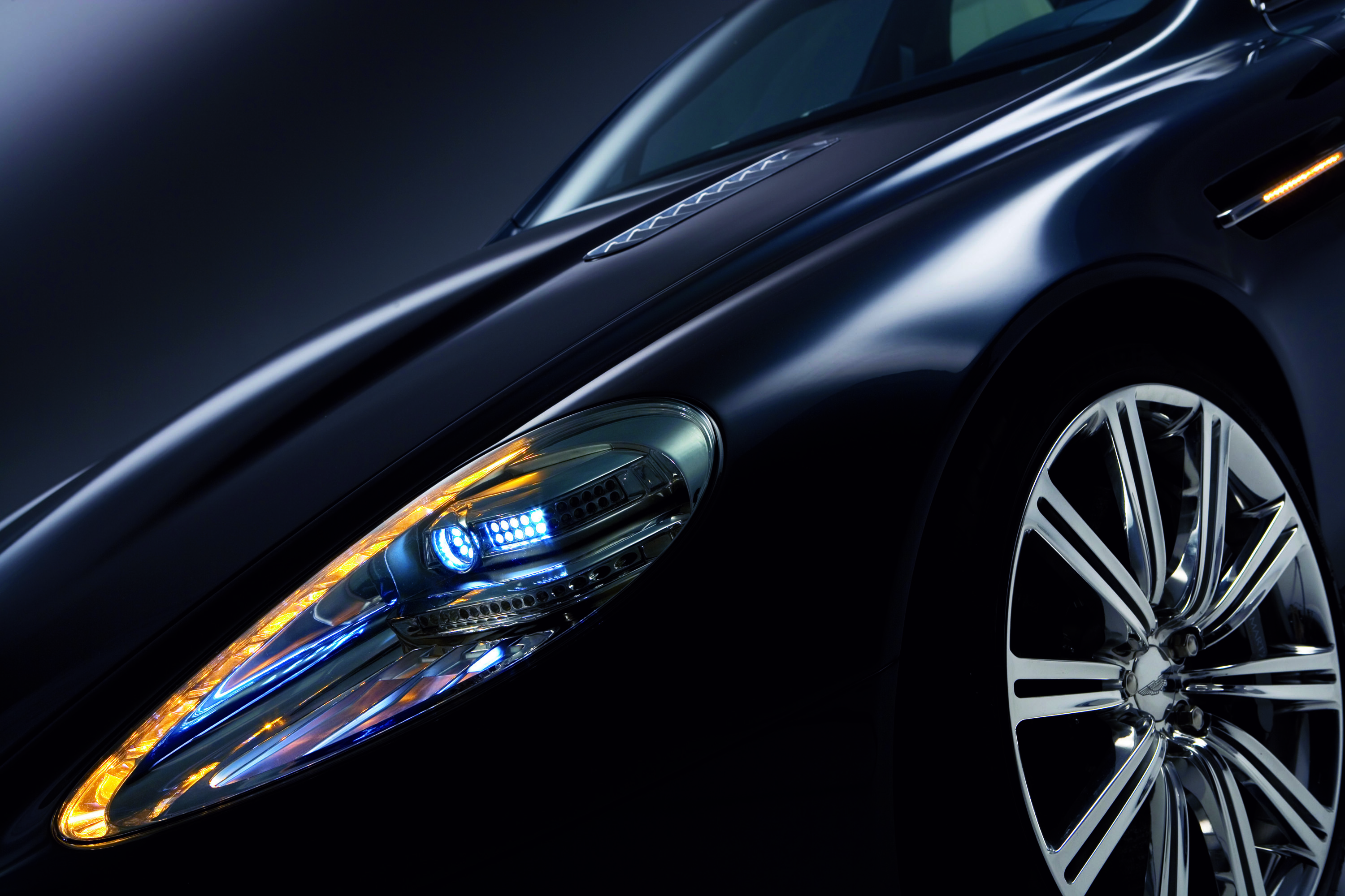 Aston Martin Rapide photo #17