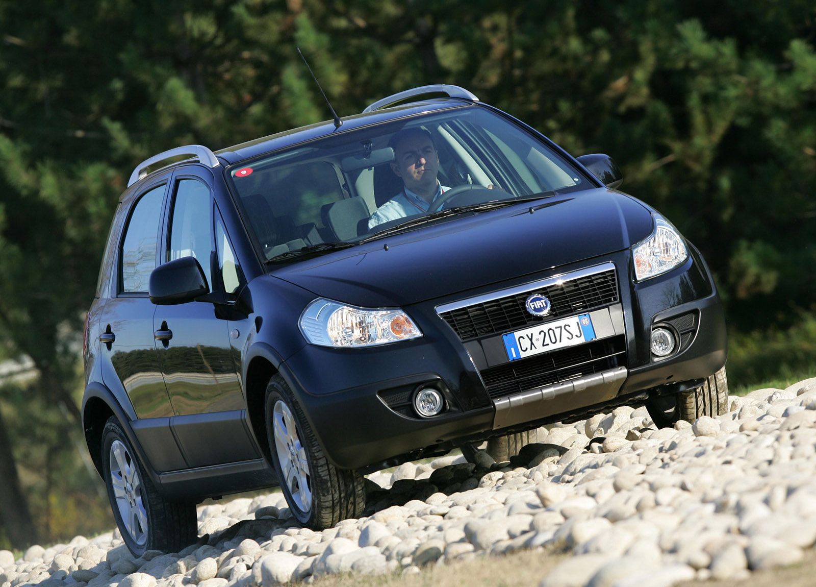 фиат седичи и сузуки sx4 разница