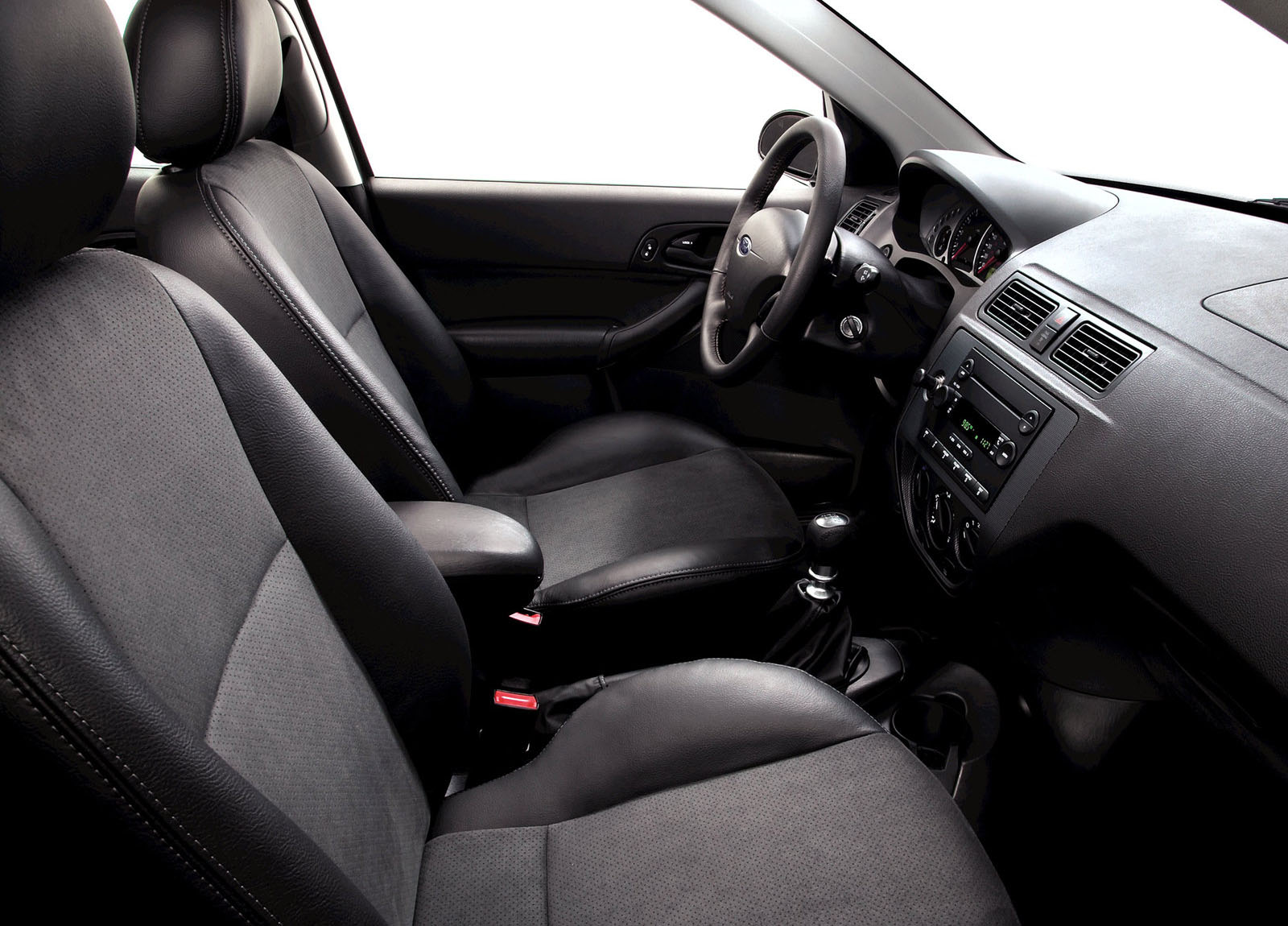 Ford Focus photo #7