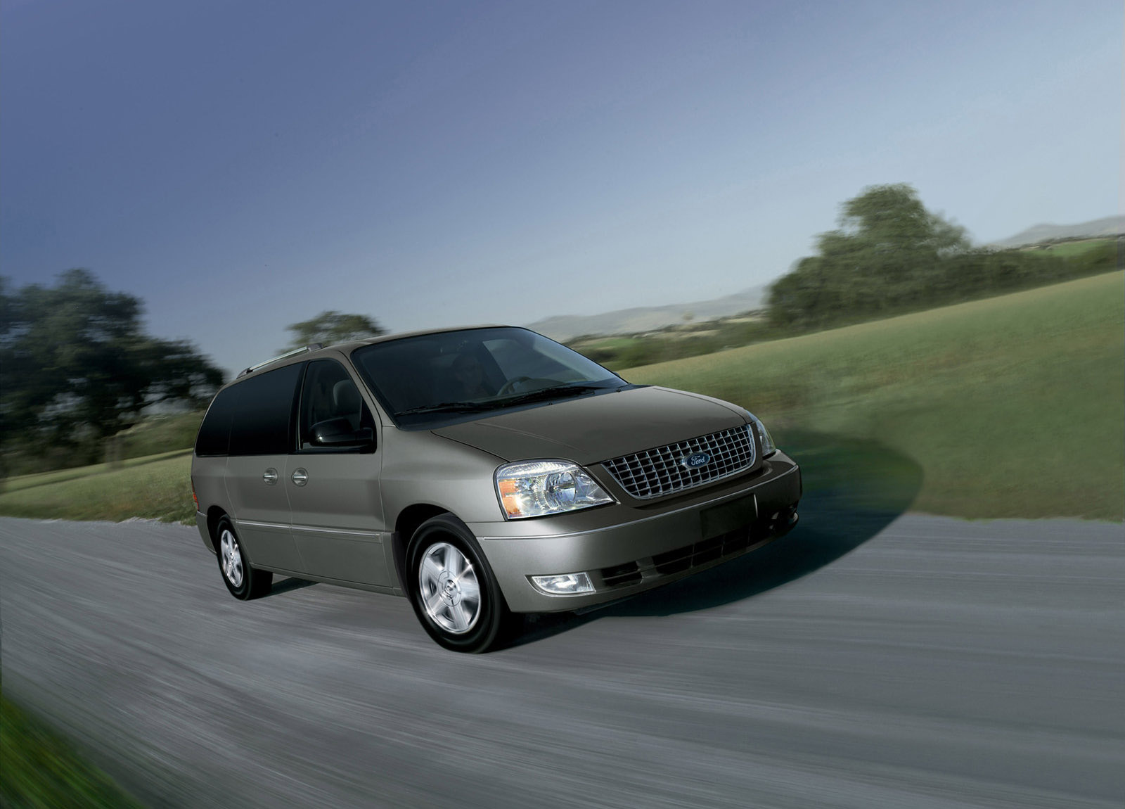 Ford Freestar photo #2