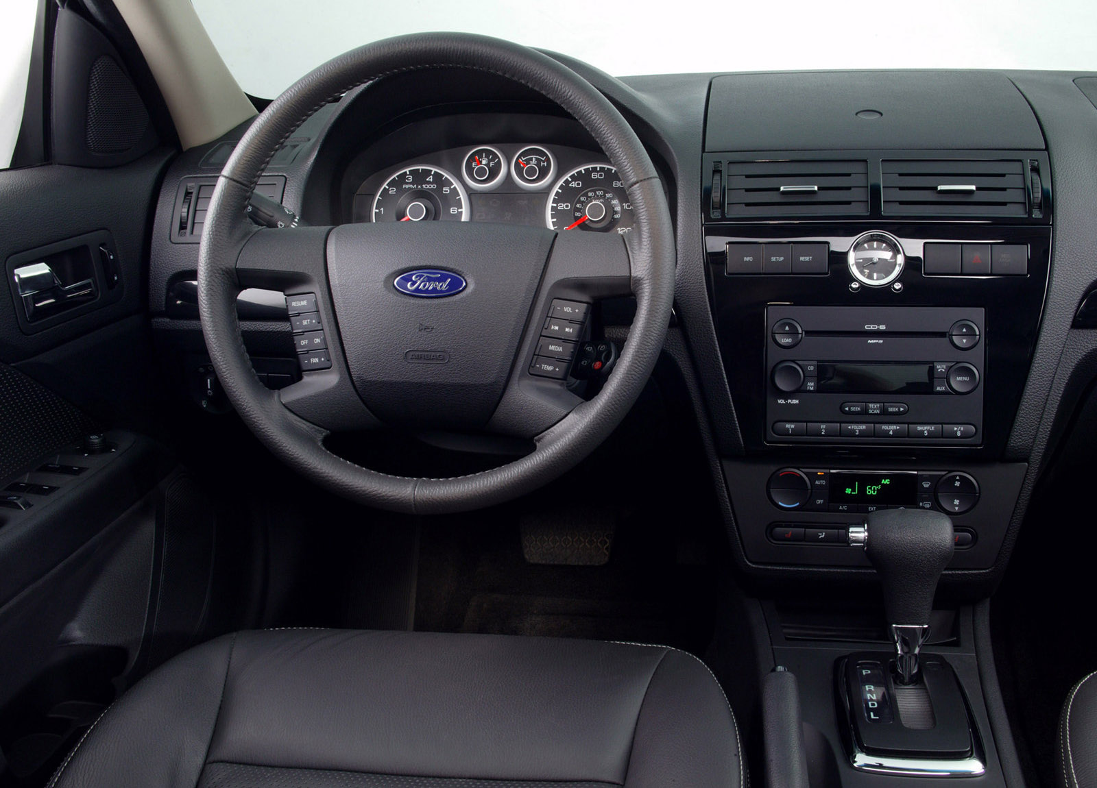 Ford Fusion photo #29