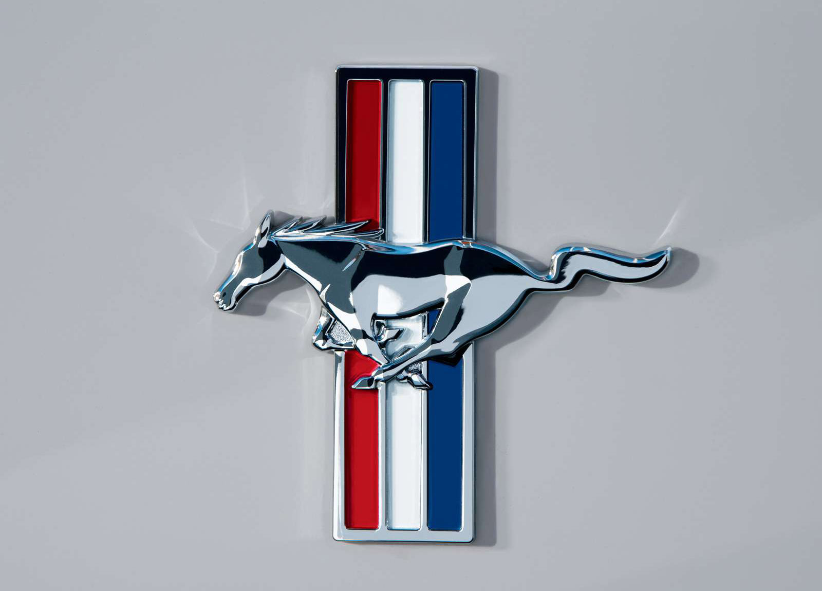 Ford Mustang V6 Pony photo #3
