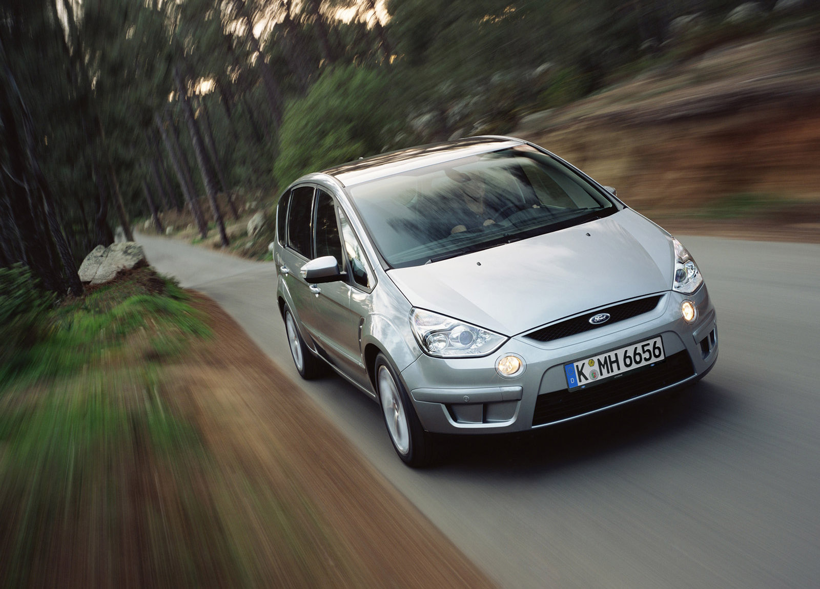 Ford S-MAX photo #2