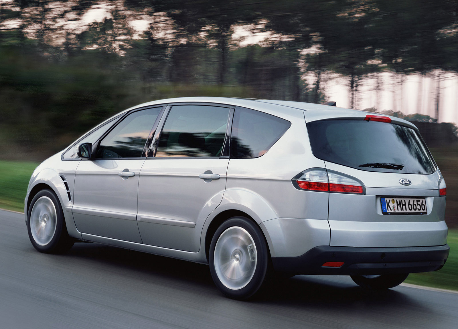 Ford S-MAX photo #7