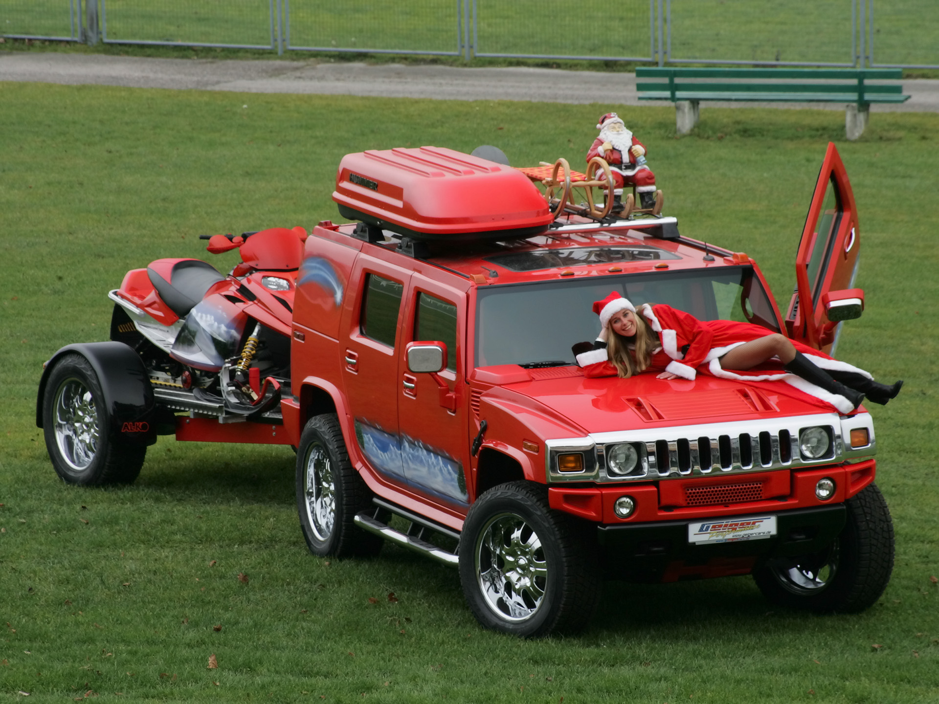 GeigerCars Christmas Hummer H2 photo #1