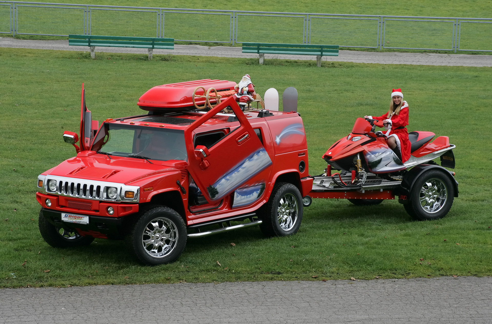 GeigerCars Christmas Hummer H2 photo #2