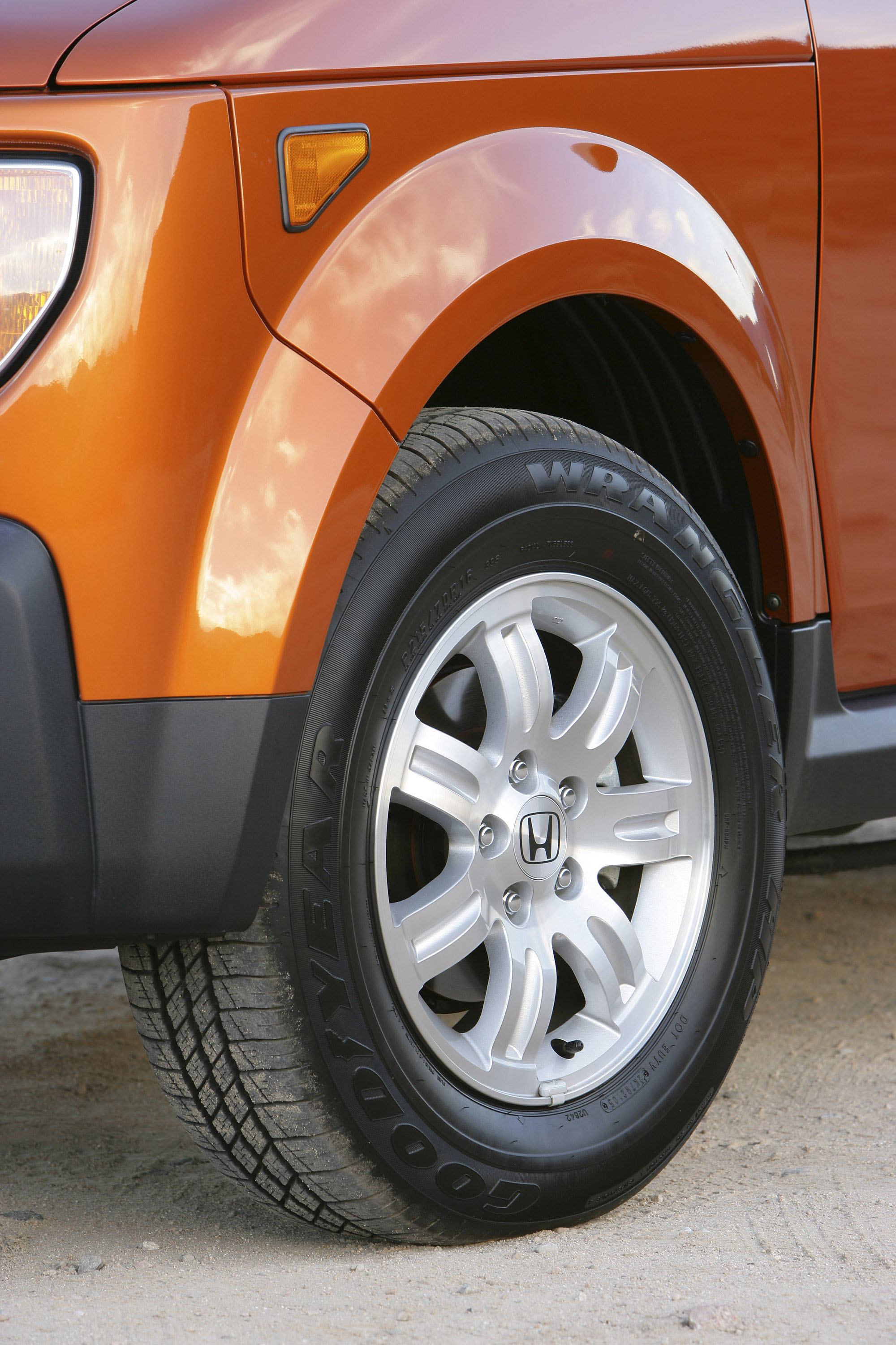 Honda Element EX-P photo #16