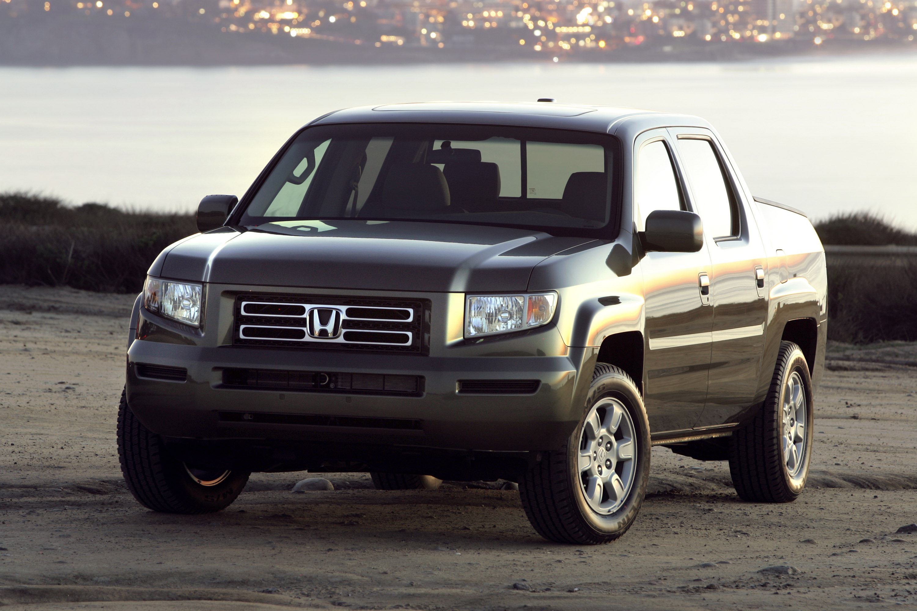 Honda Ridgeline RTL photo #26