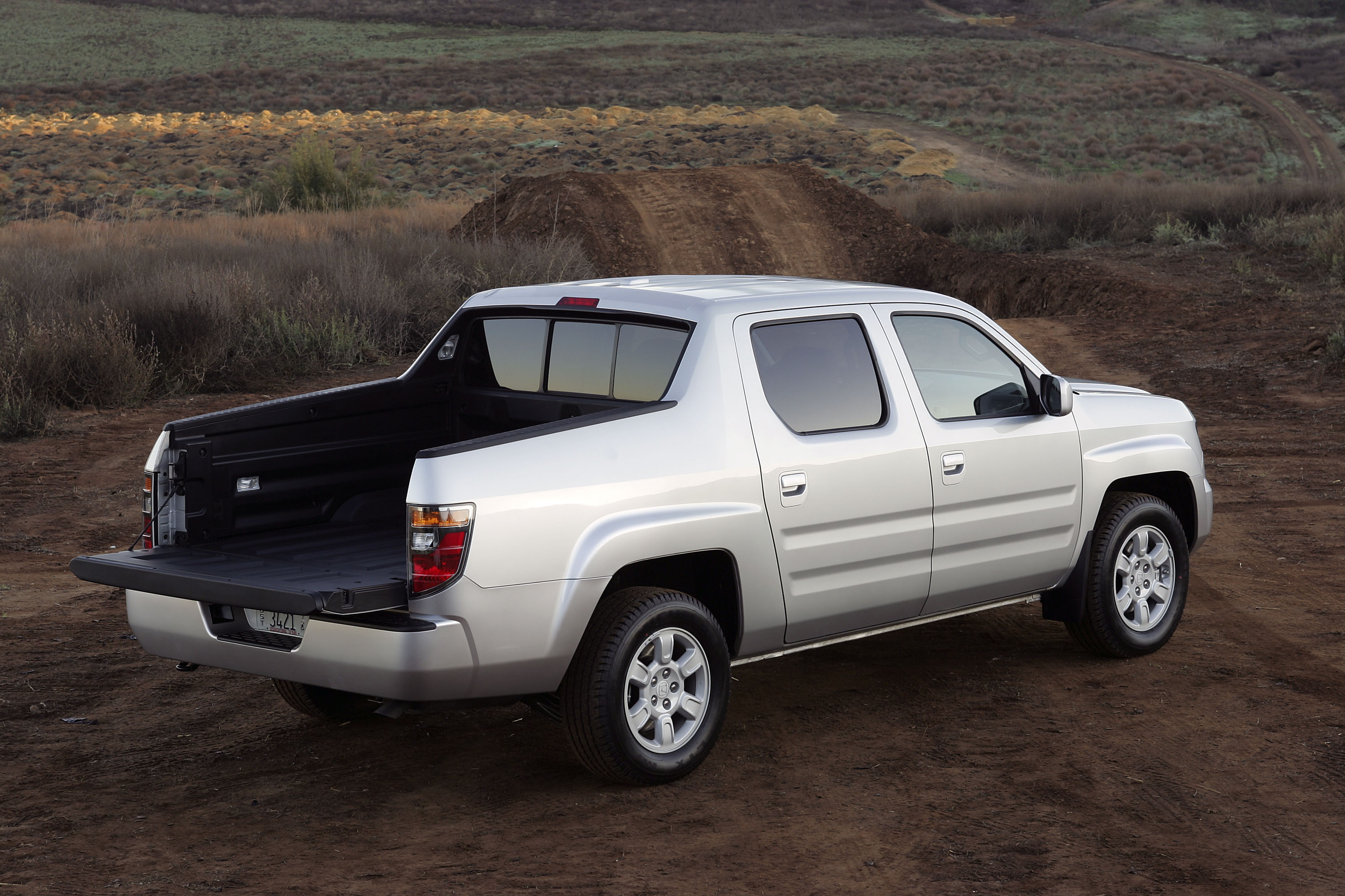Honda Ridgeline RTL photo #45