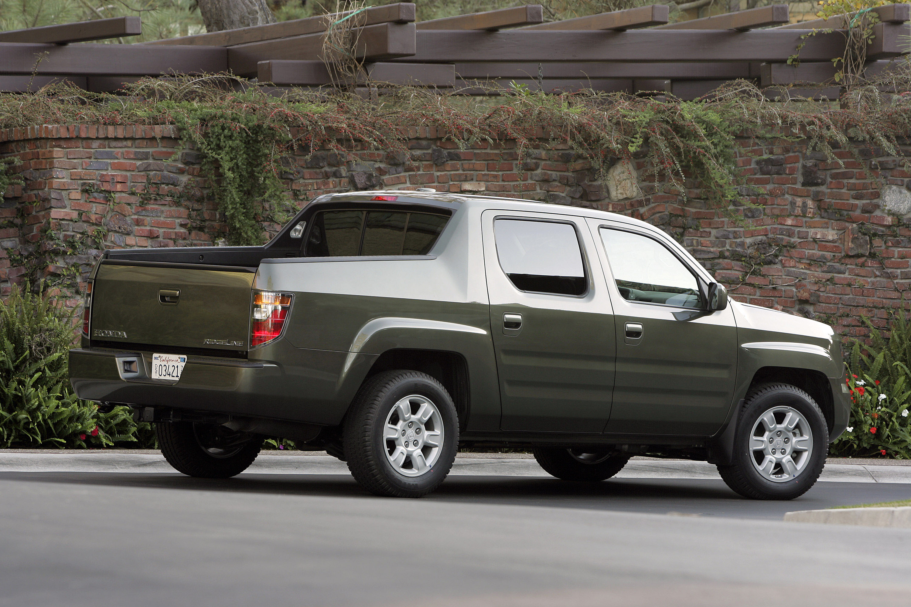 Honda Ridgeline RTL photo #50