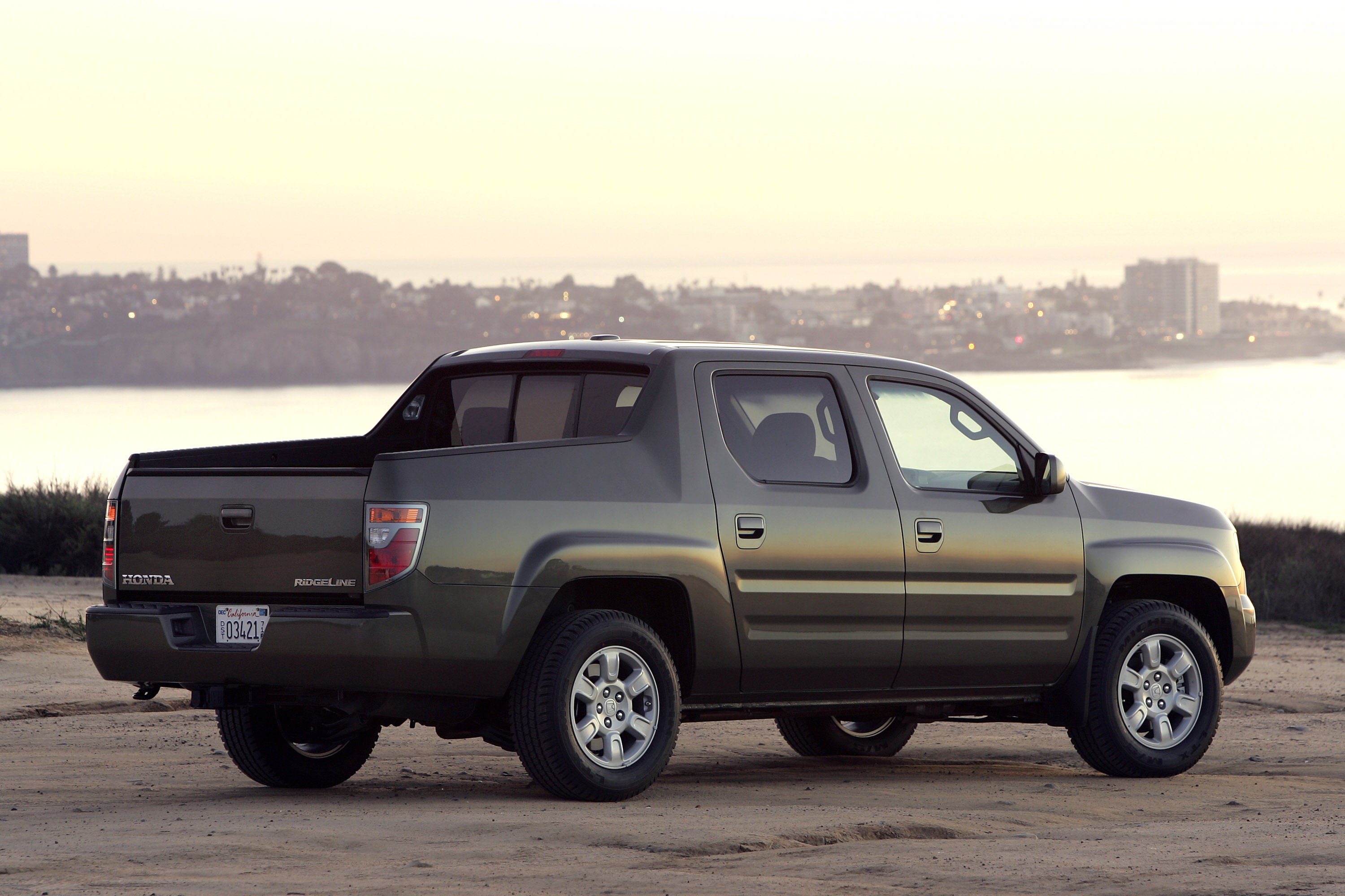 Honda Ridgeline RTL photo #51