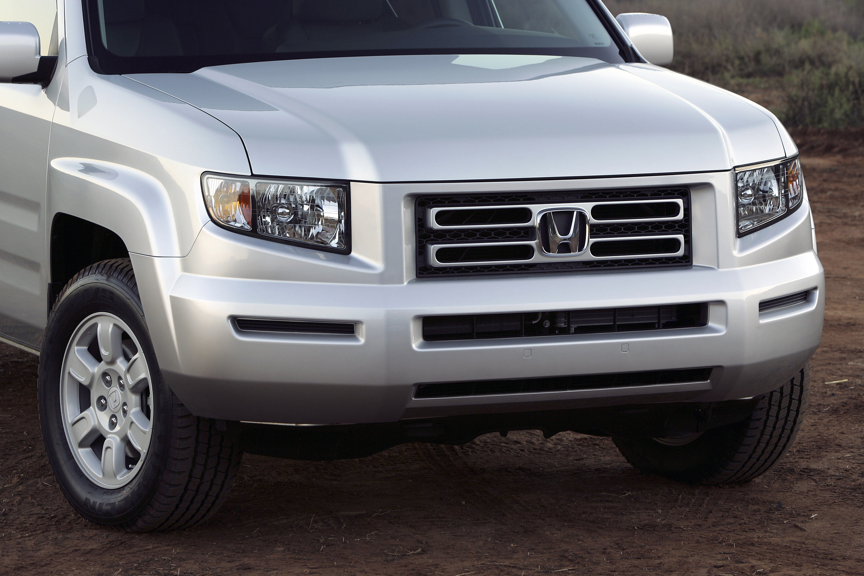 Honda Ridgeline RTL photo #55