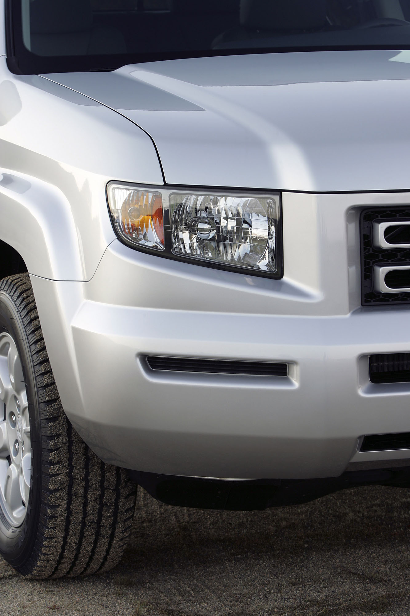 Honda Ridgeline RTL photo #56