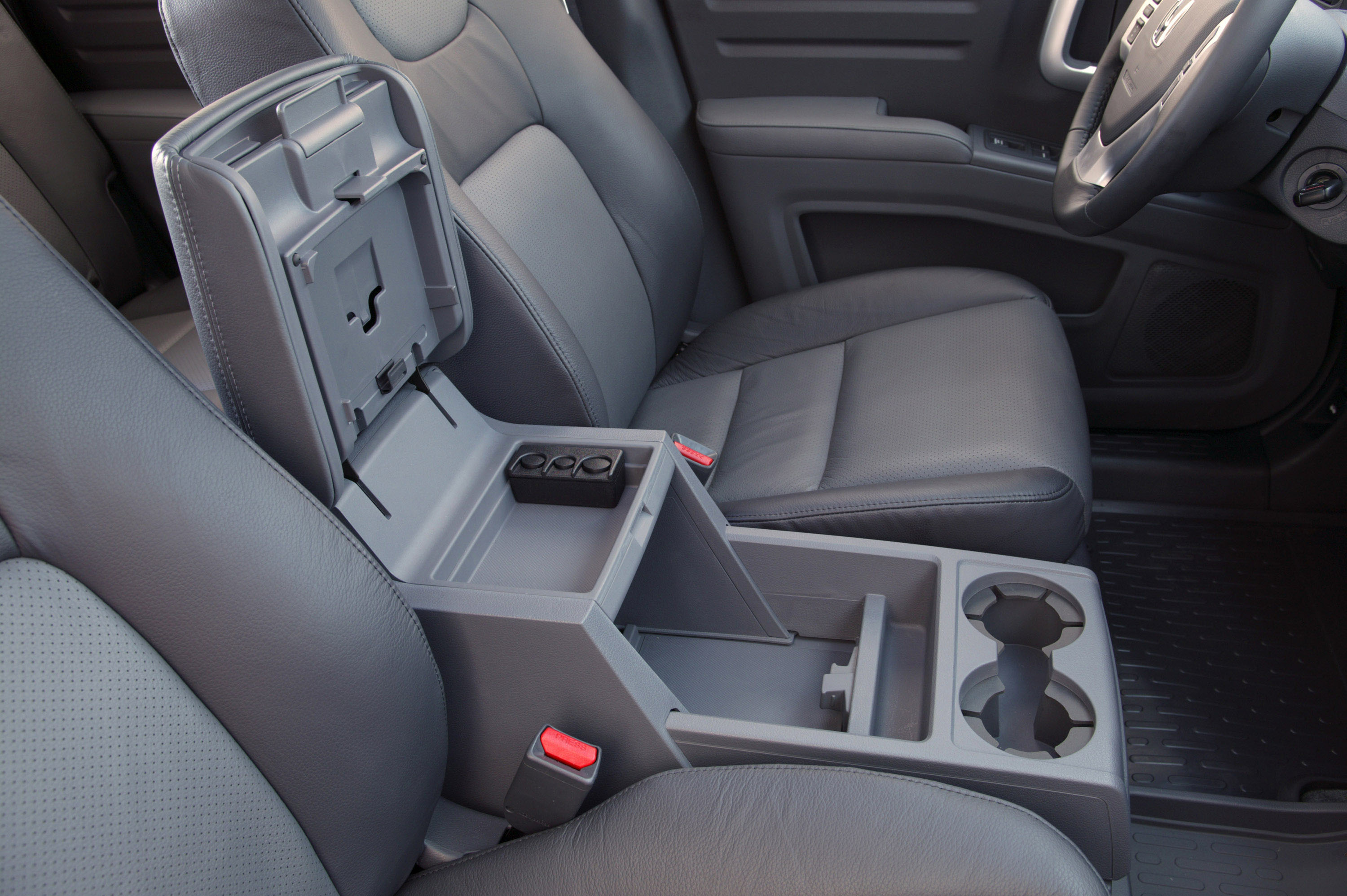 Honda Ridgeline RTL photo #72