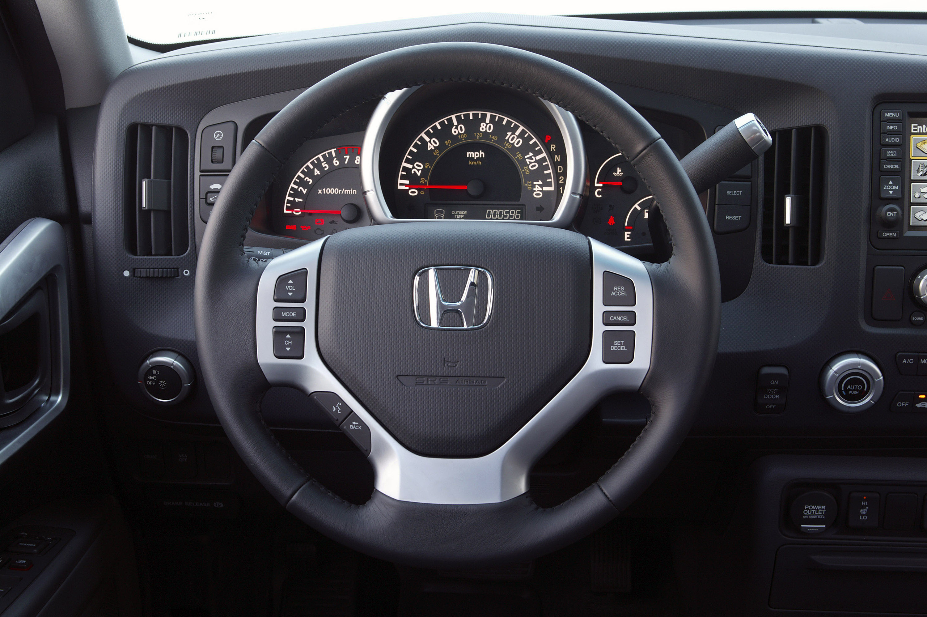 Honda Ridgeline RTL photo #75