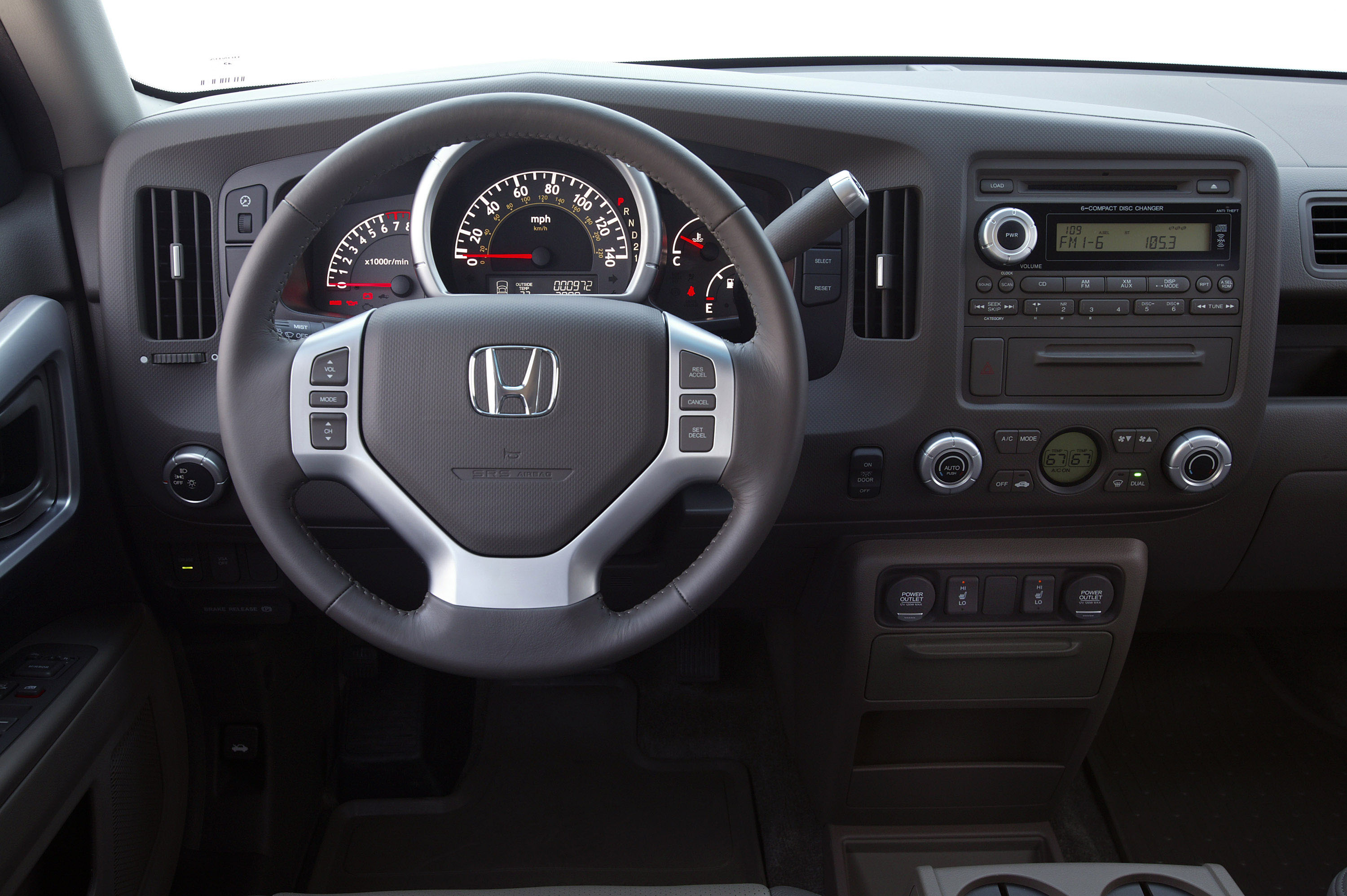 Honda Ridgeline RTL photo #76