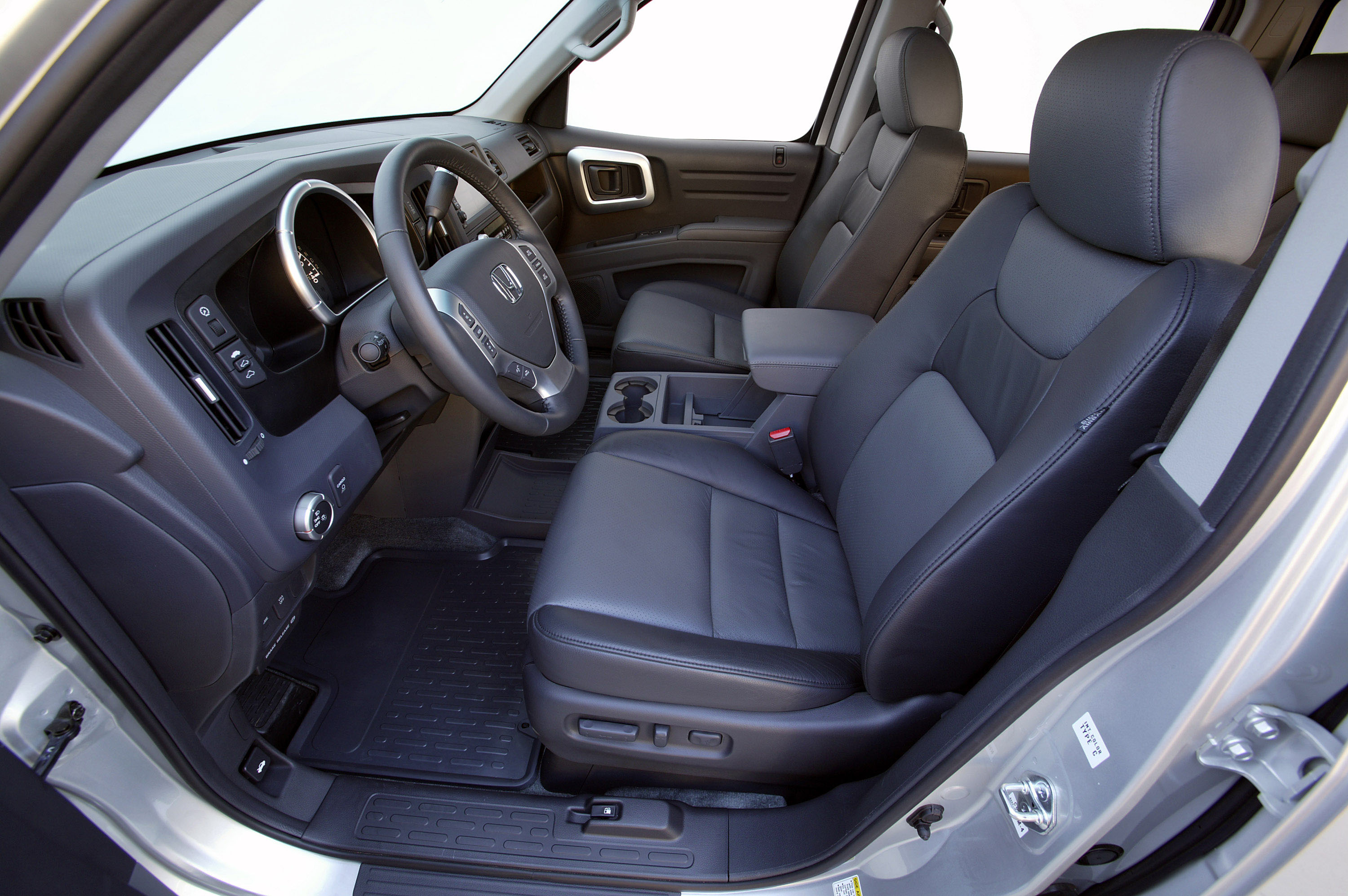 Honda Ridgeline RTL photo #77