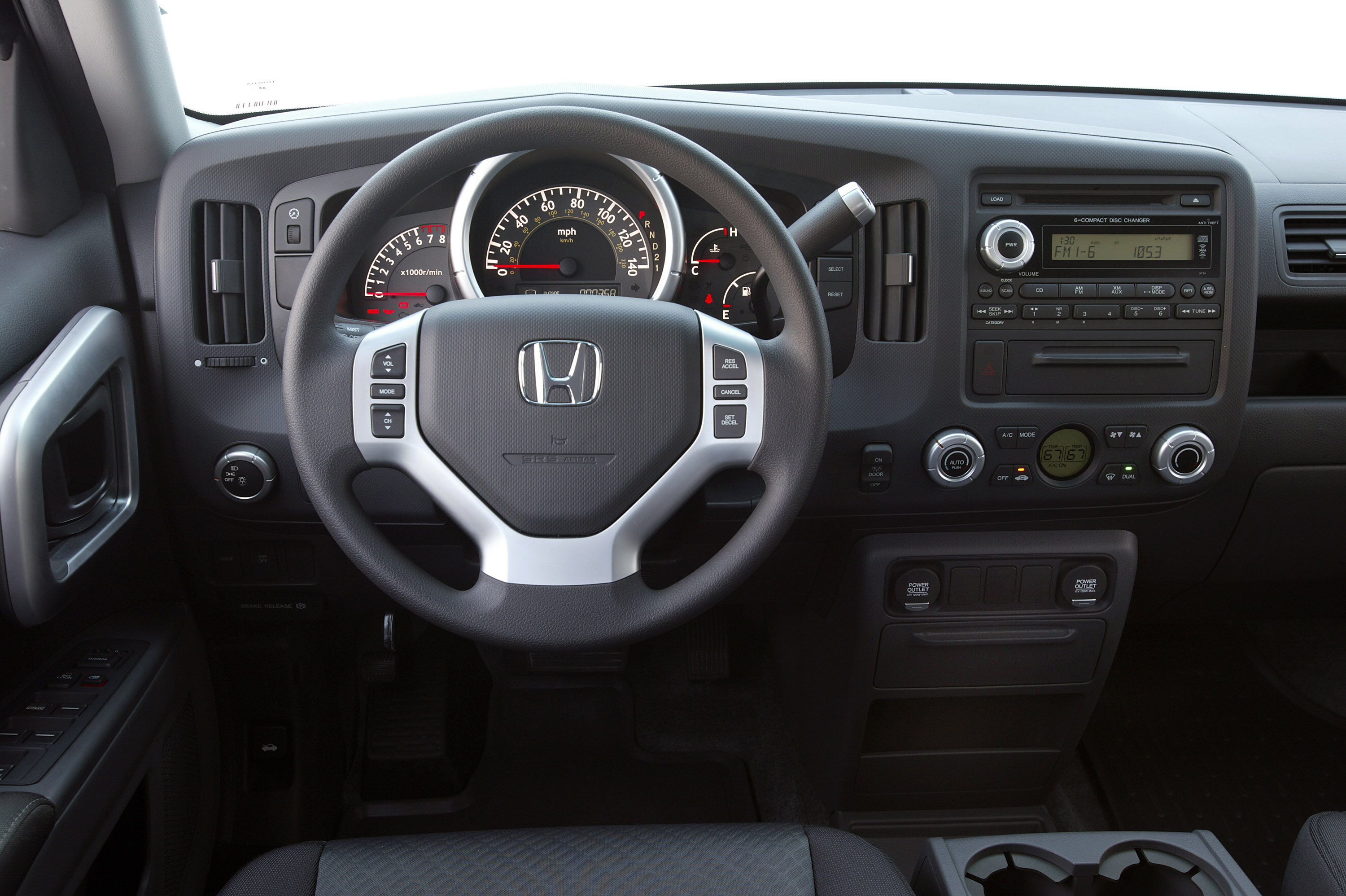 Honda Ridgeline RTS photo #9