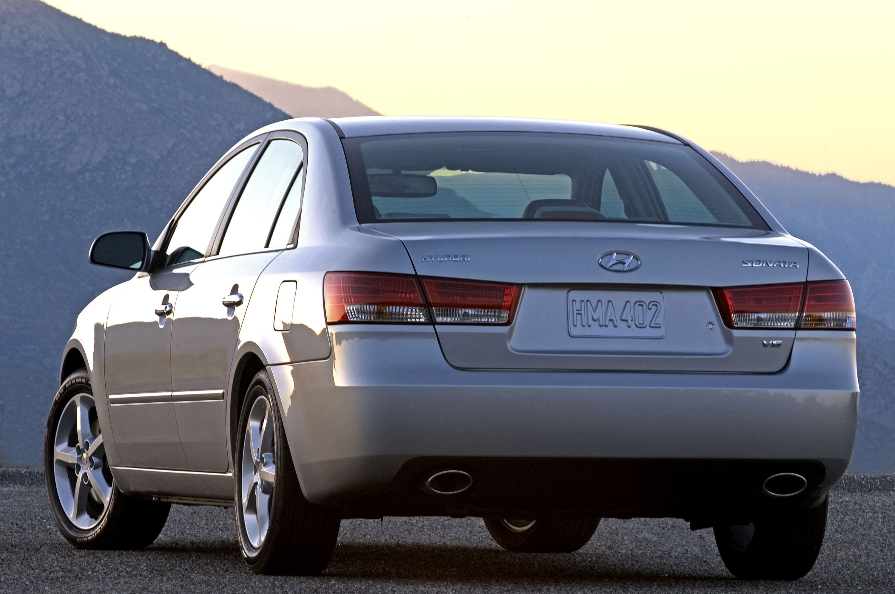 Hyundai Sonata photo #4