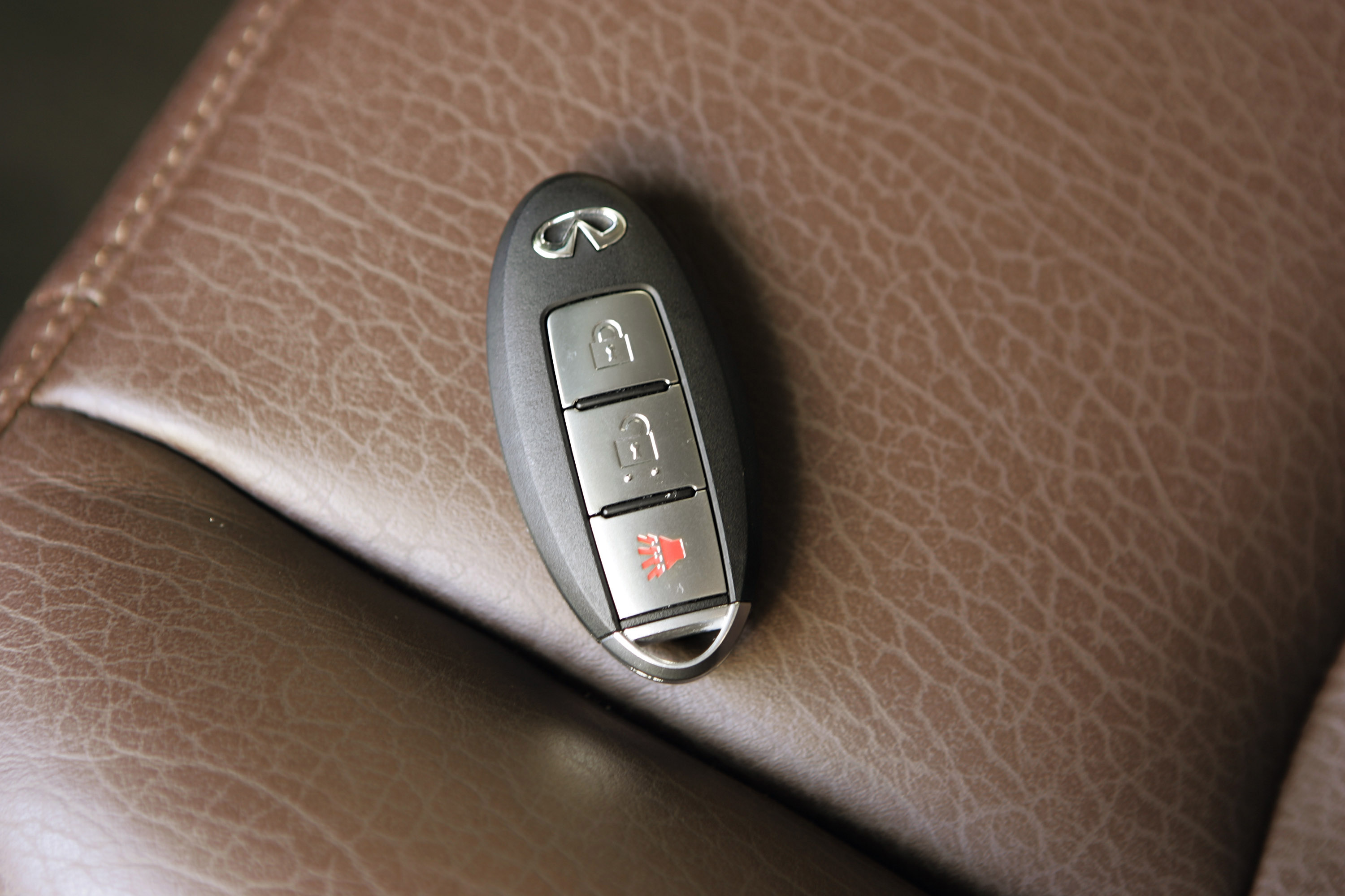 Infiniti FX45 photo #18