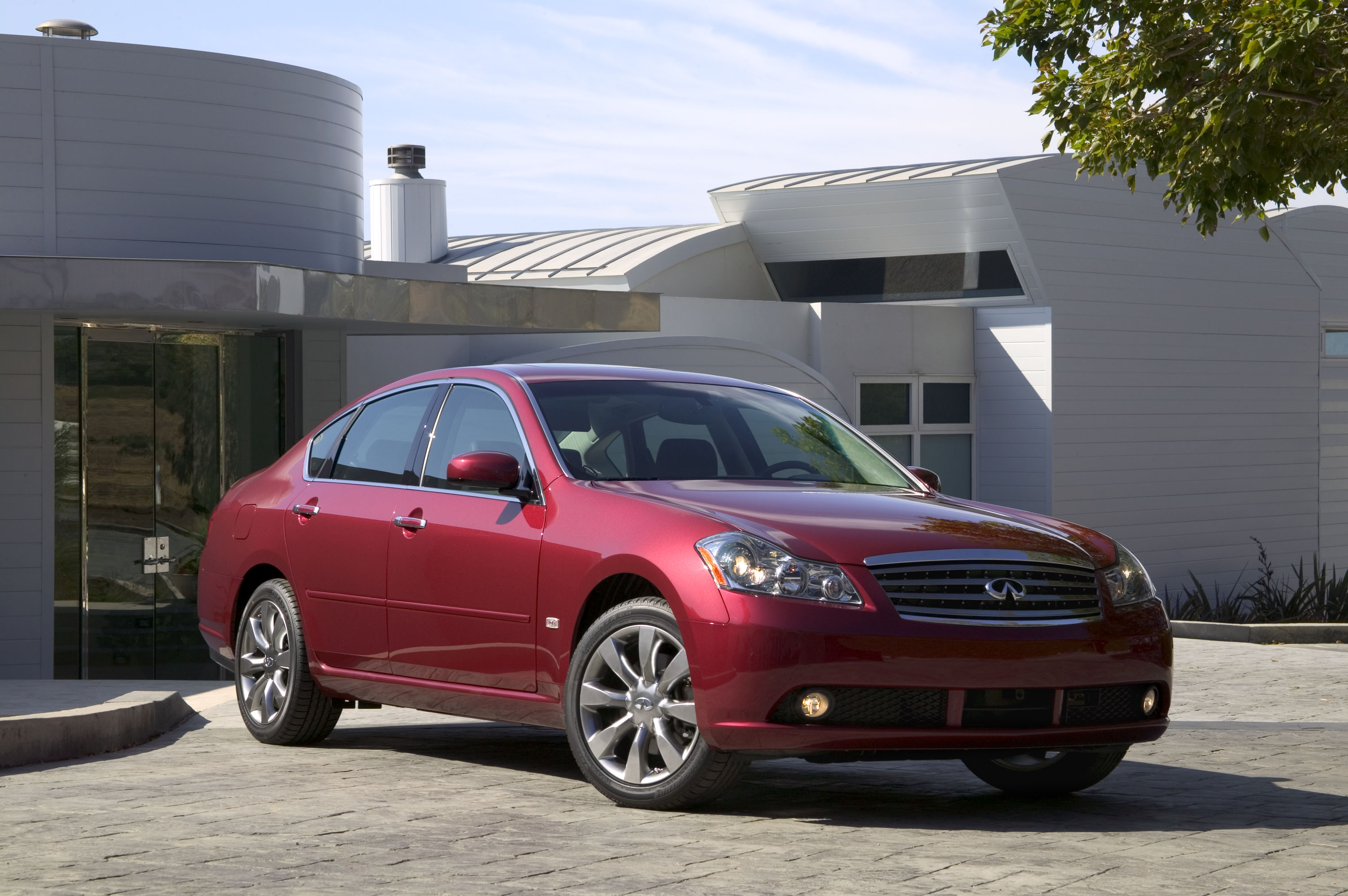 Infiniti M35x photo #2