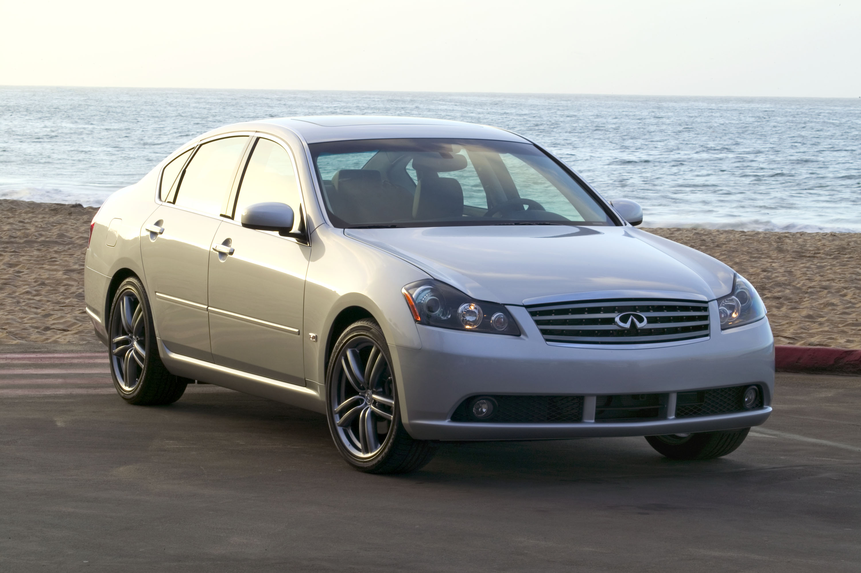 Infiniti M35x photo #3