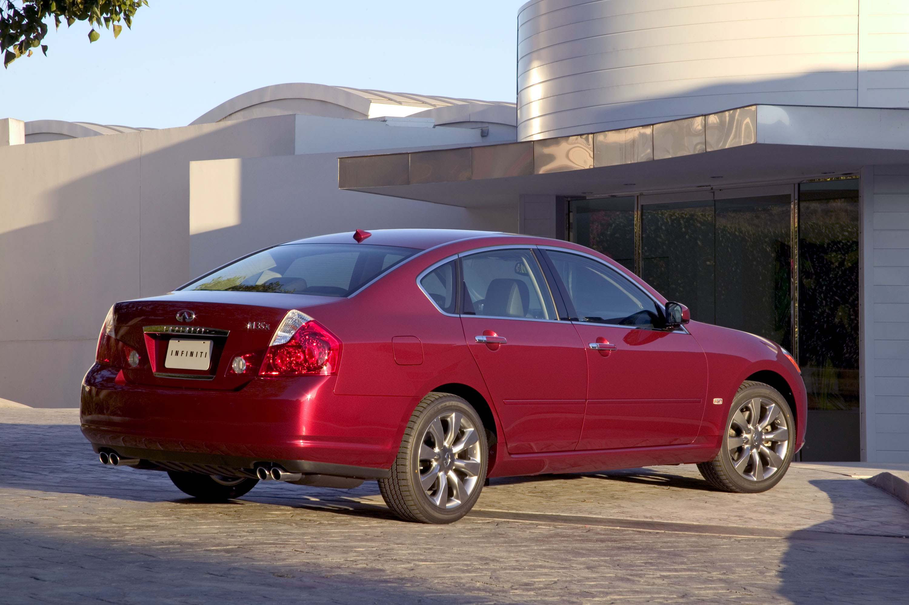 Infiniti M35x photo #8