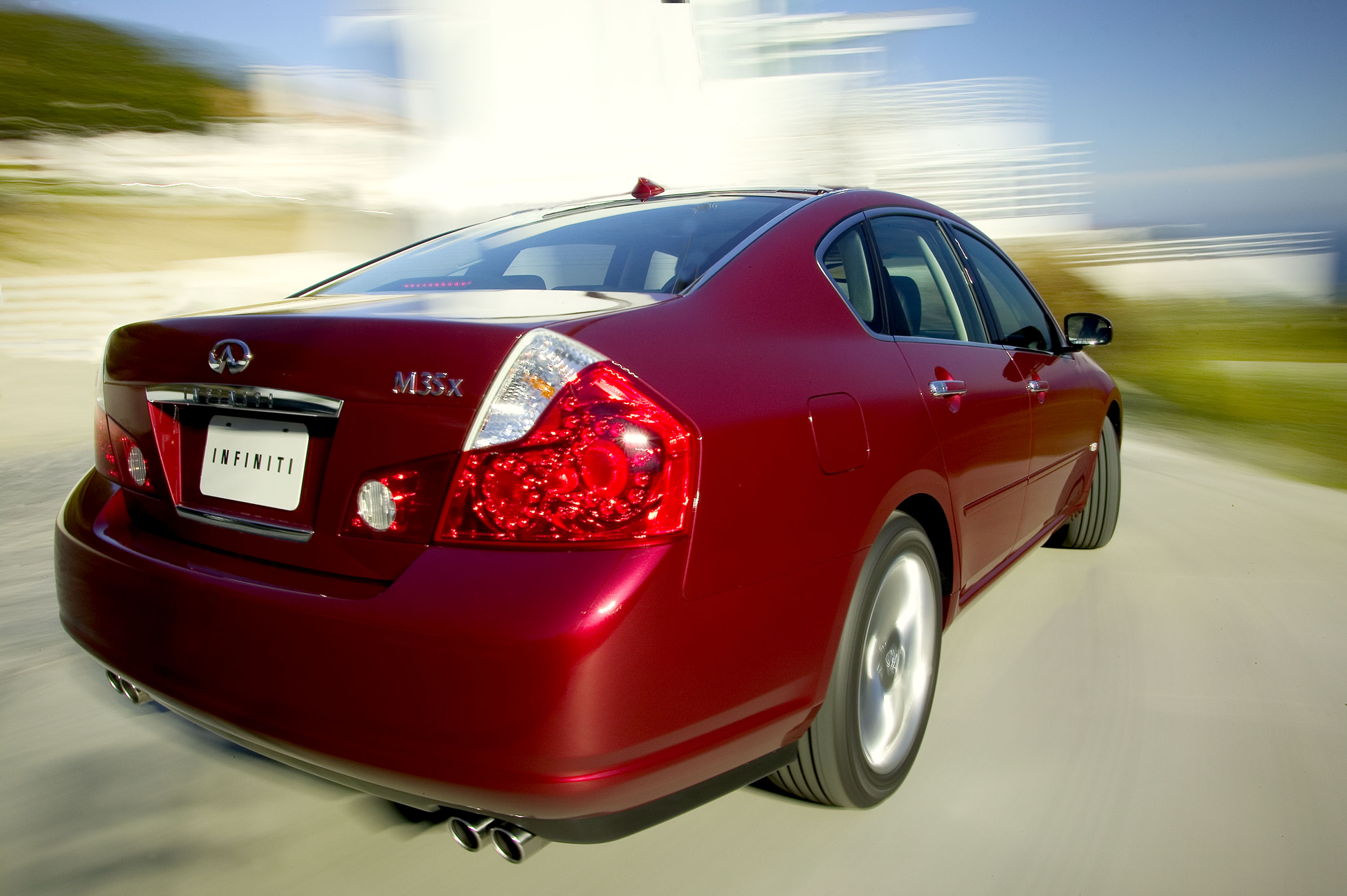 Infiniti M35x photo #9