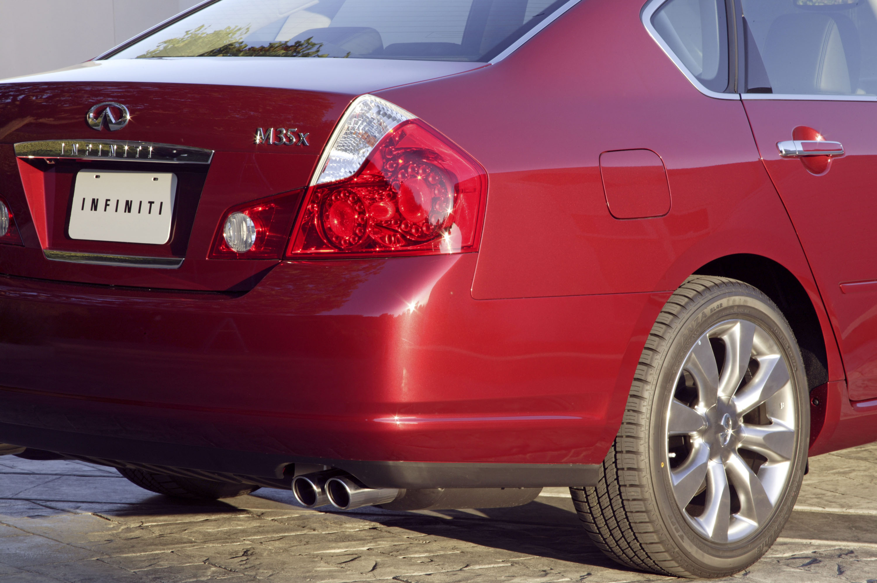 Infiniti M35x photo #15