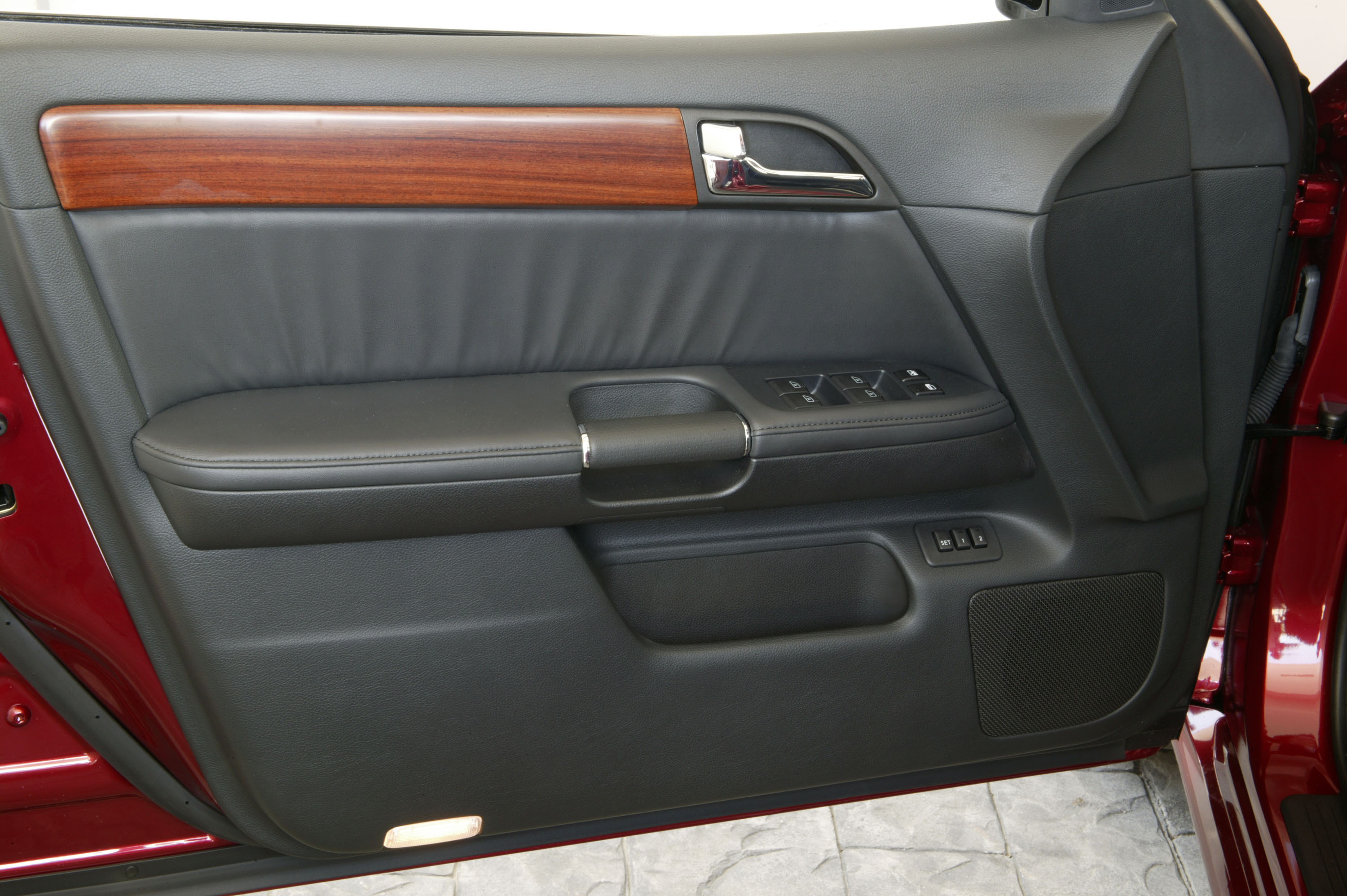 Infiniti M35x photo #16