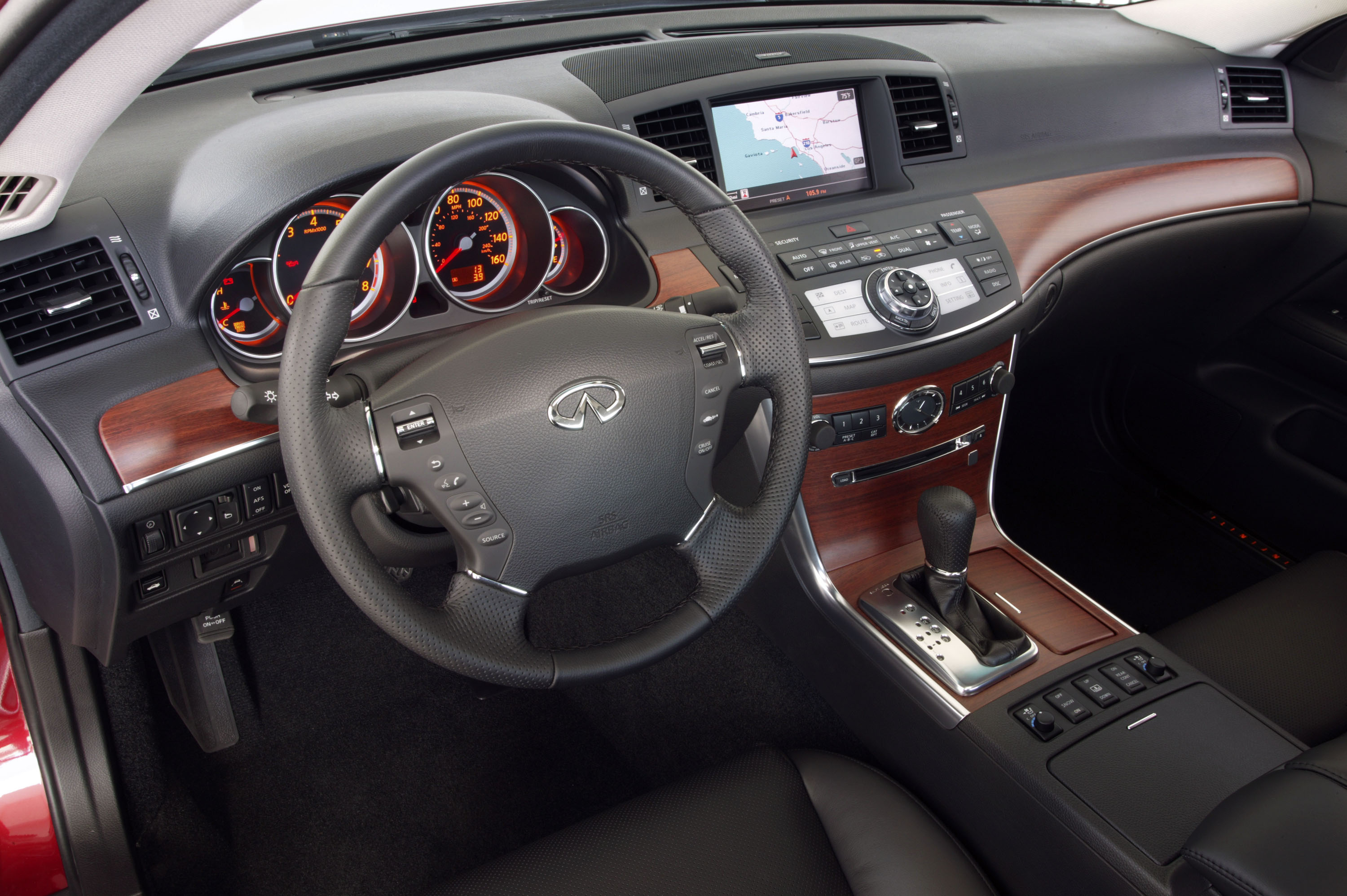 Infiniti M35x photo #22