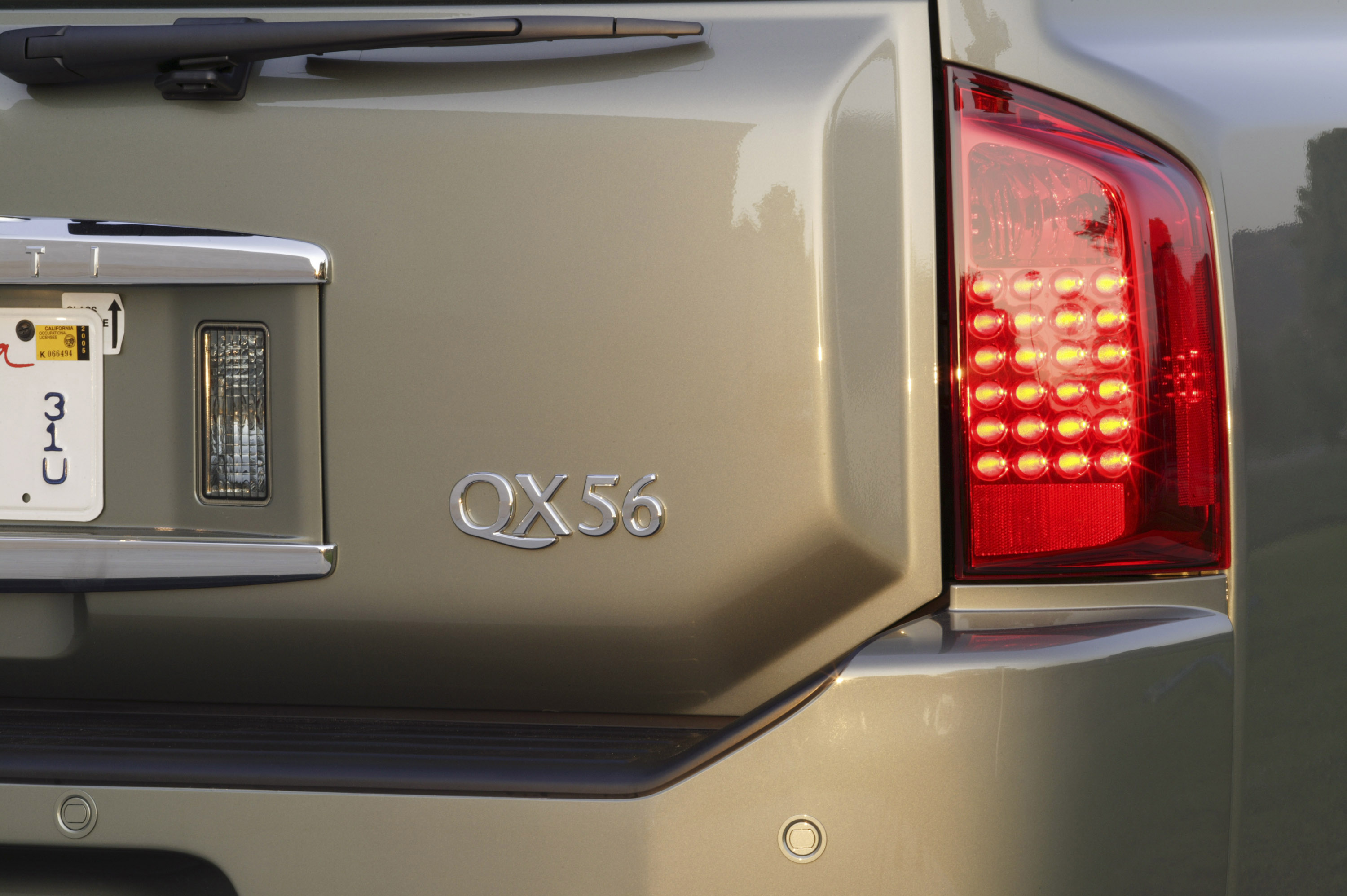 Infiniti QX56 photo #15