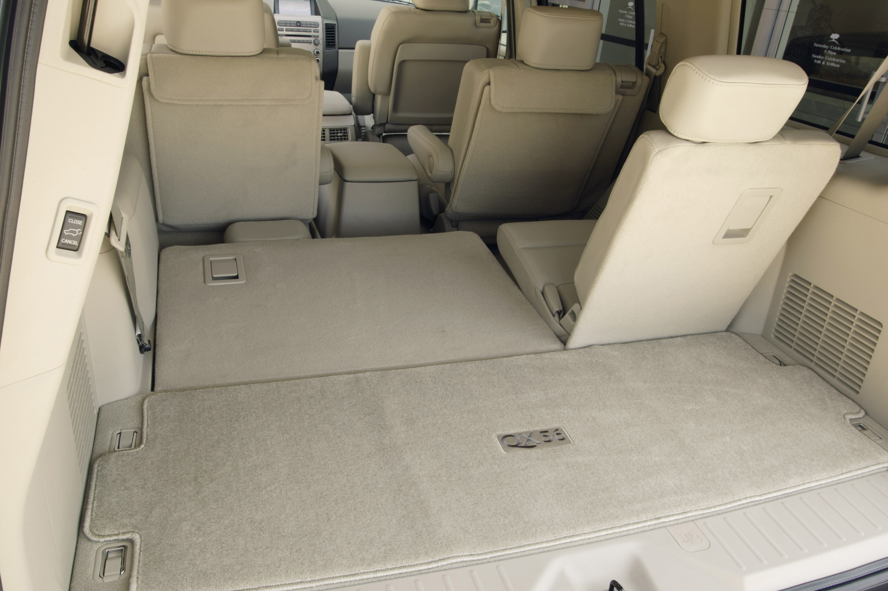 Infiniti QX56 photo #16