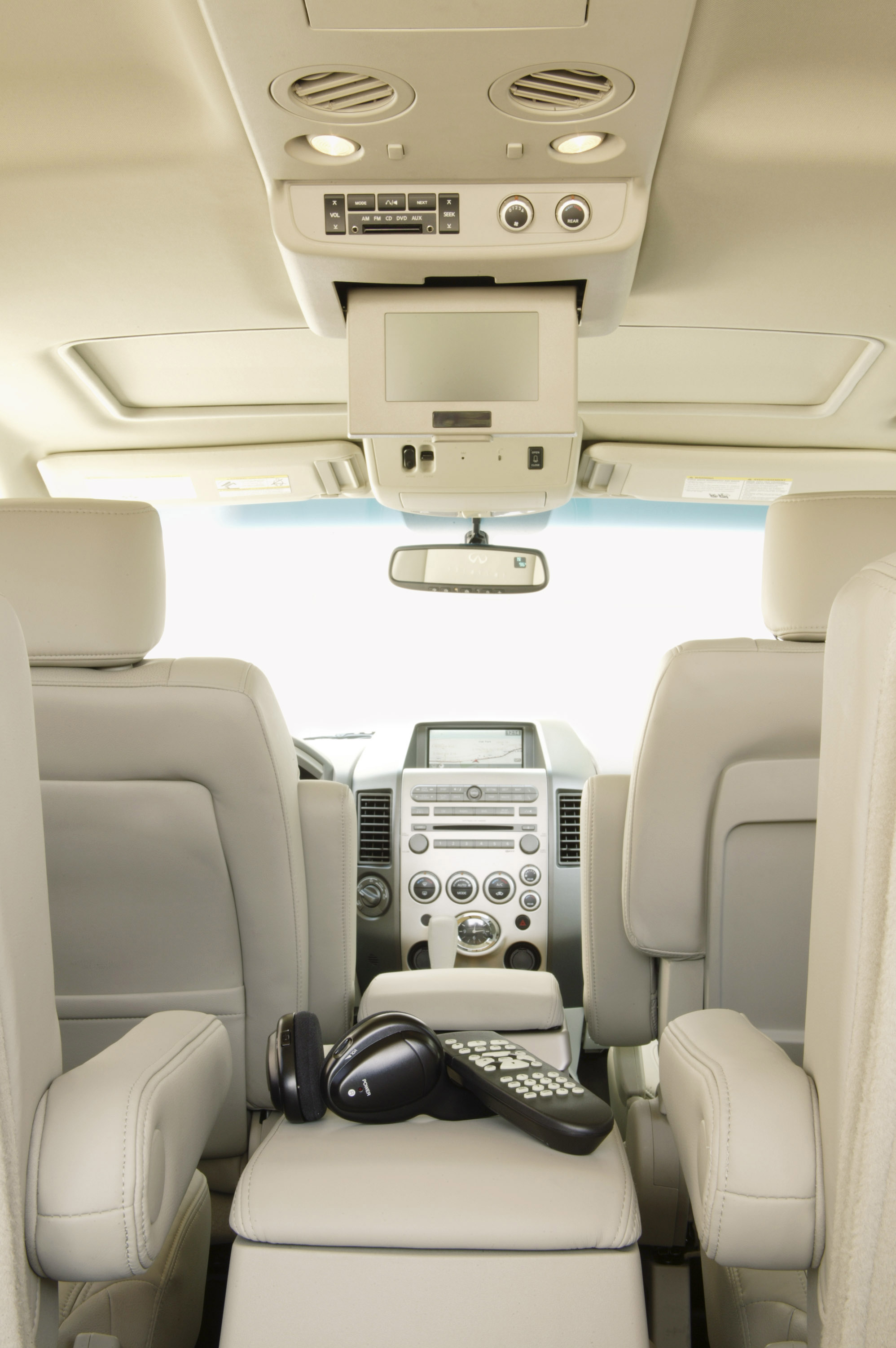 Infiniti QX56 photo #19