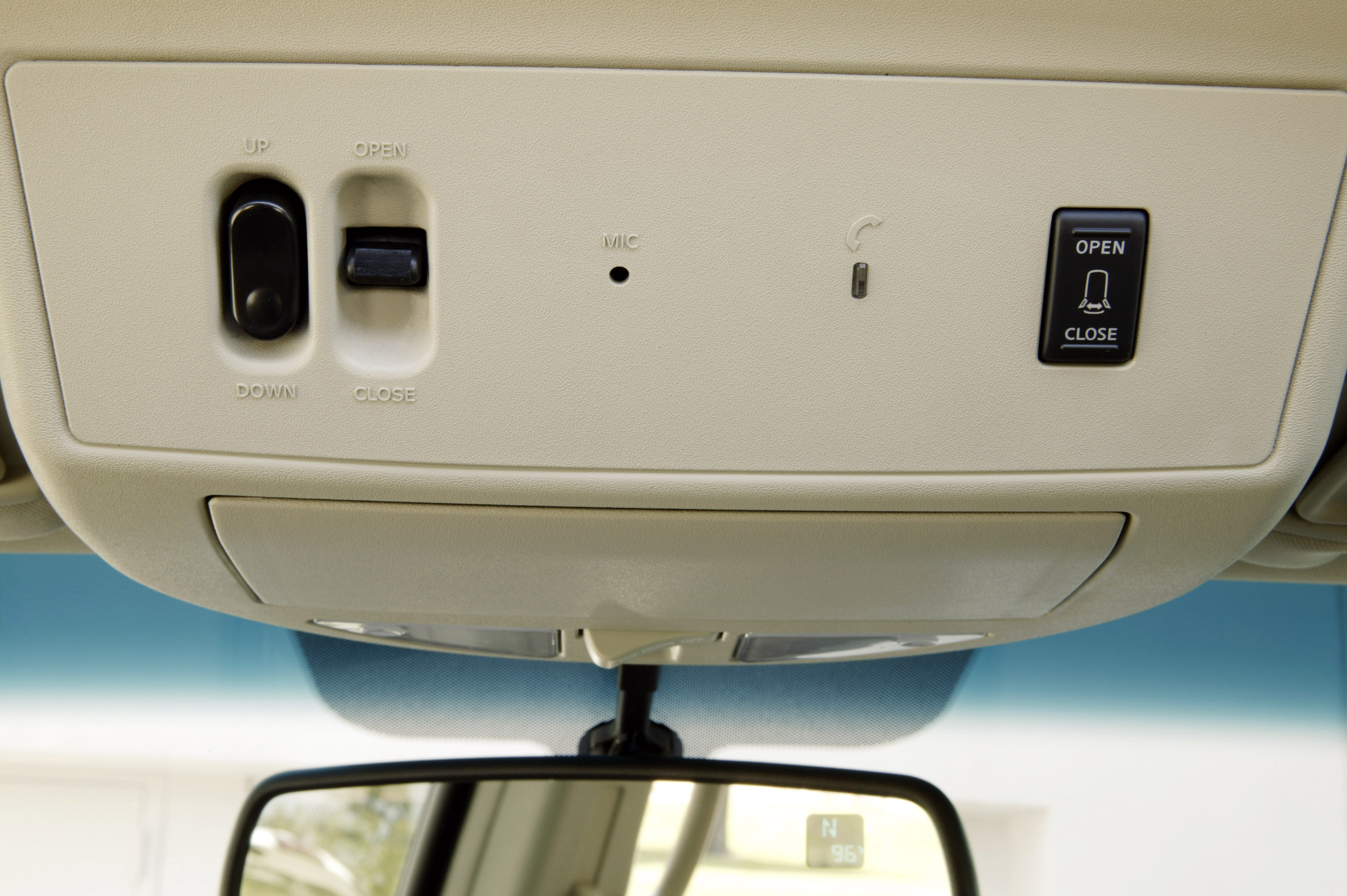 Infiniti QX56 photo #20