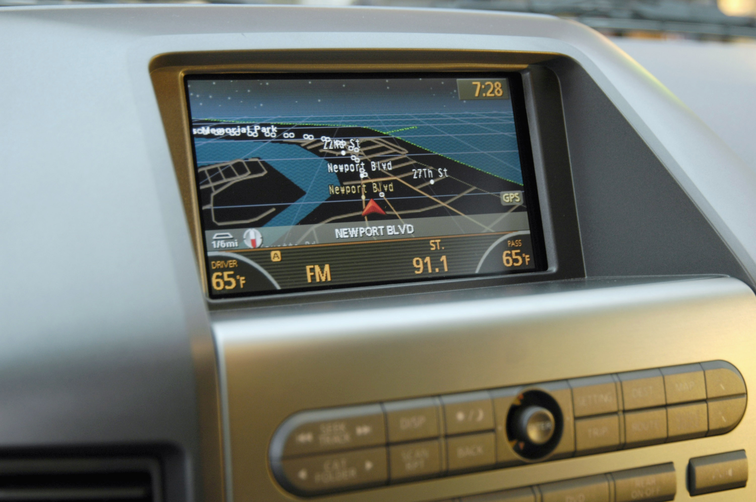 Infiniti QX56 photo #22