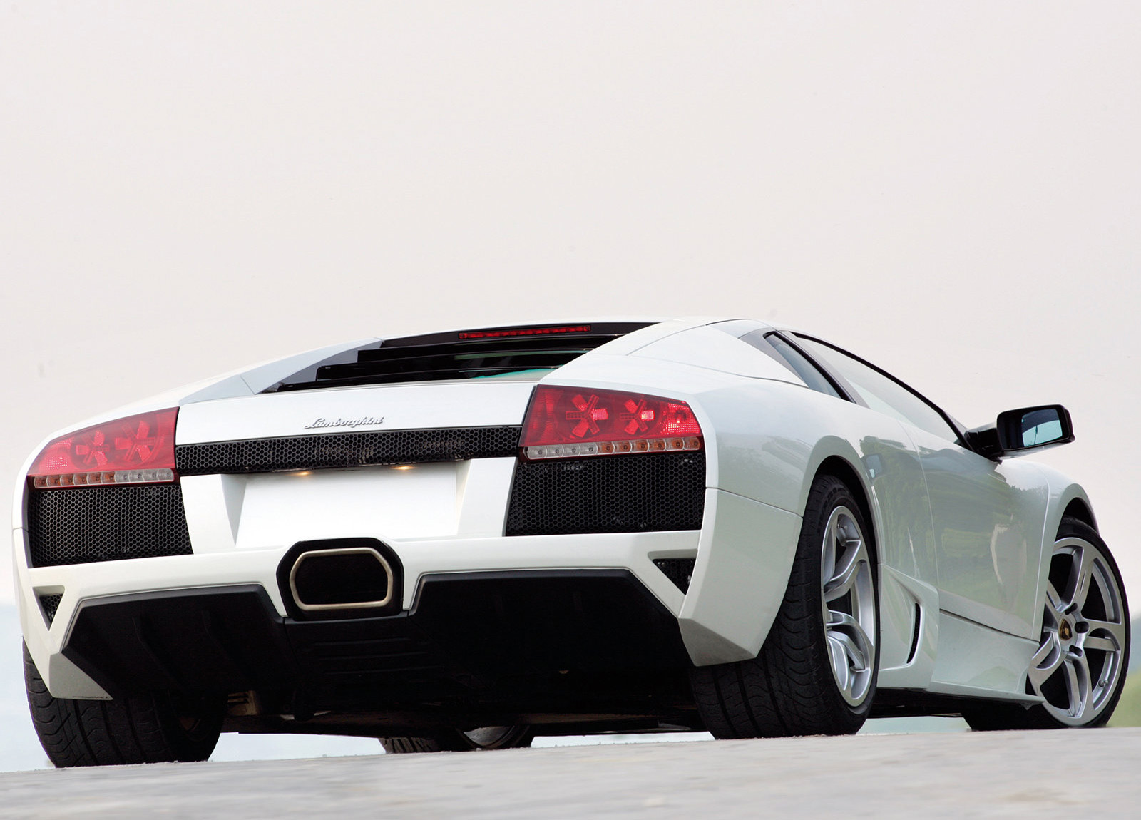 Lamborghini Murcielago LP640 photo #27