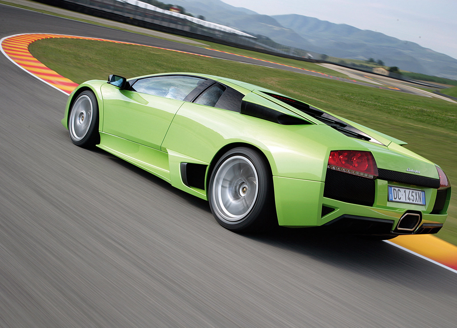 Lamborghini Murcielago LP640 photo #29