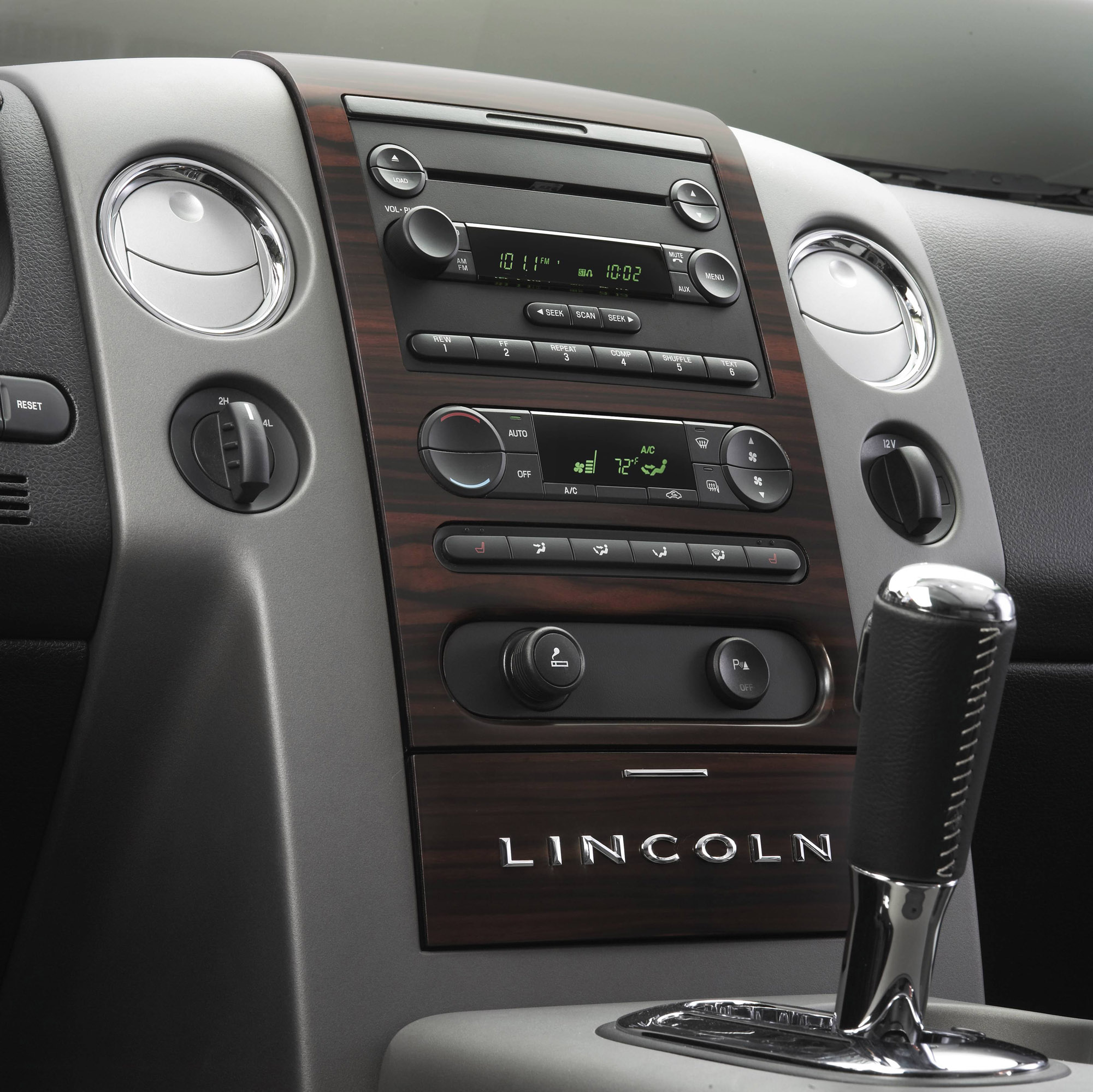 Lincoln Mark LT photo #32
