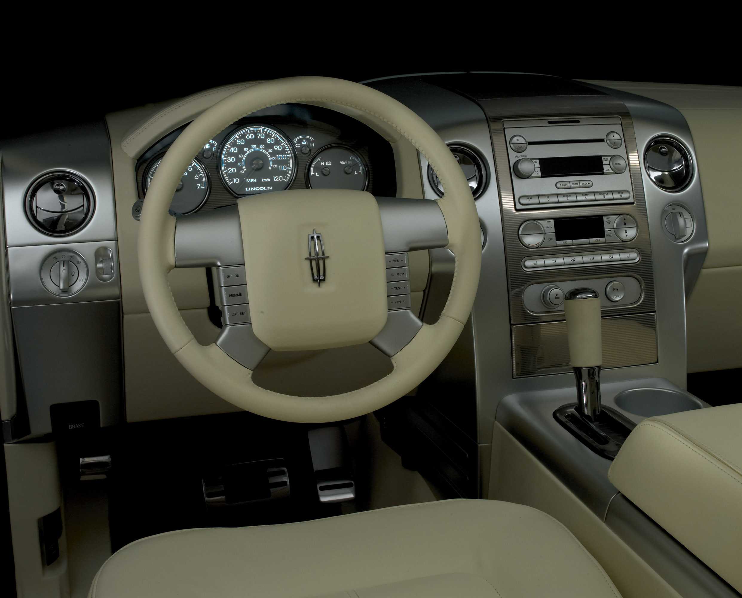 Lincoln Mark LT photo #43