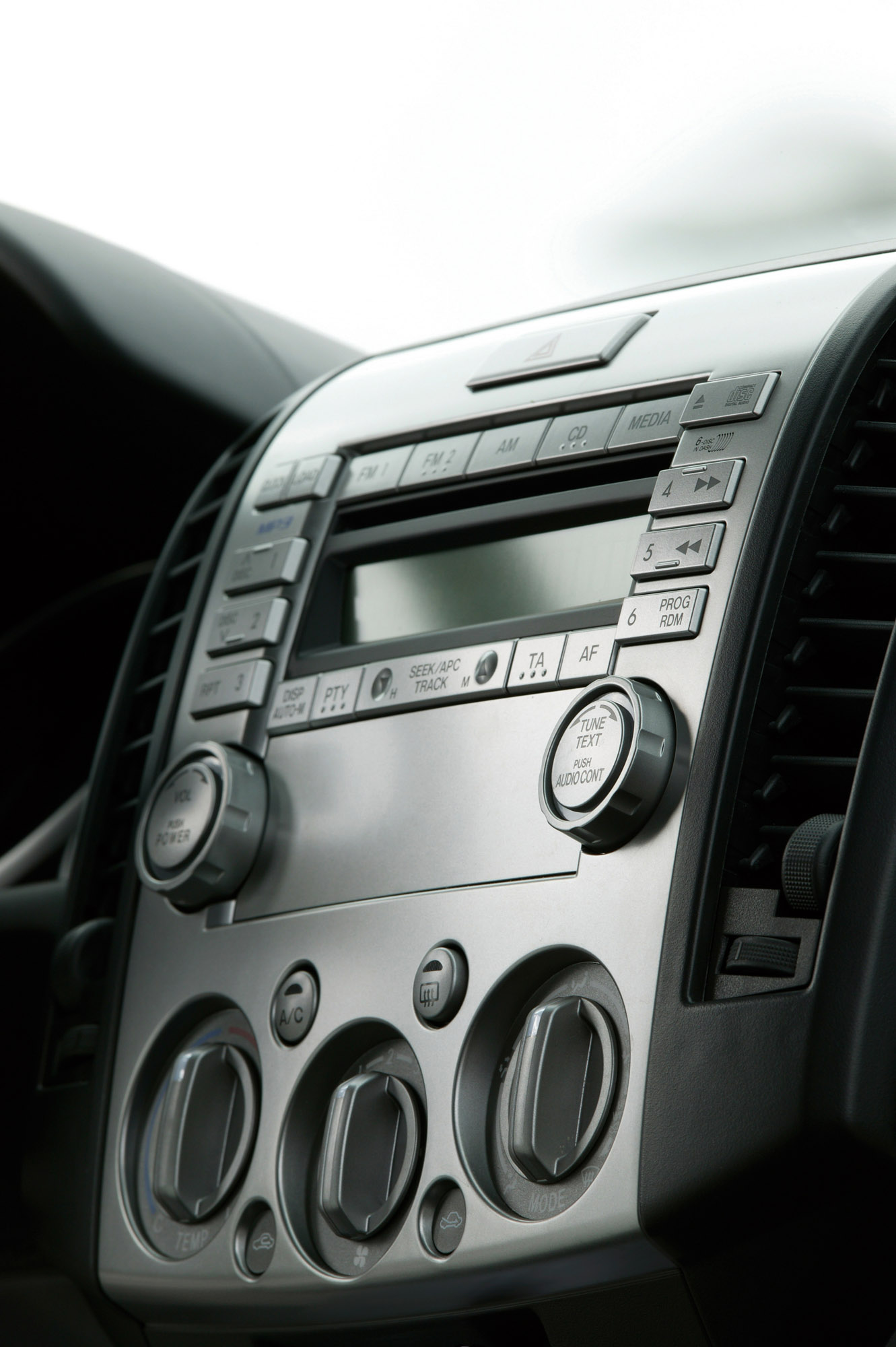 Mazda BT-50 photo #24