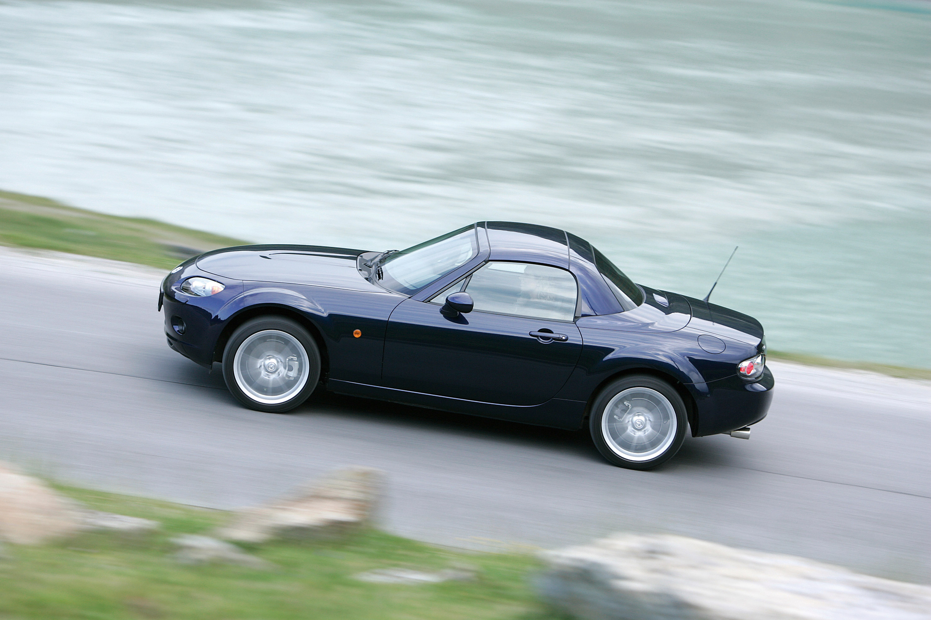 Mazda MX-5 Roadster Coupe photo #3