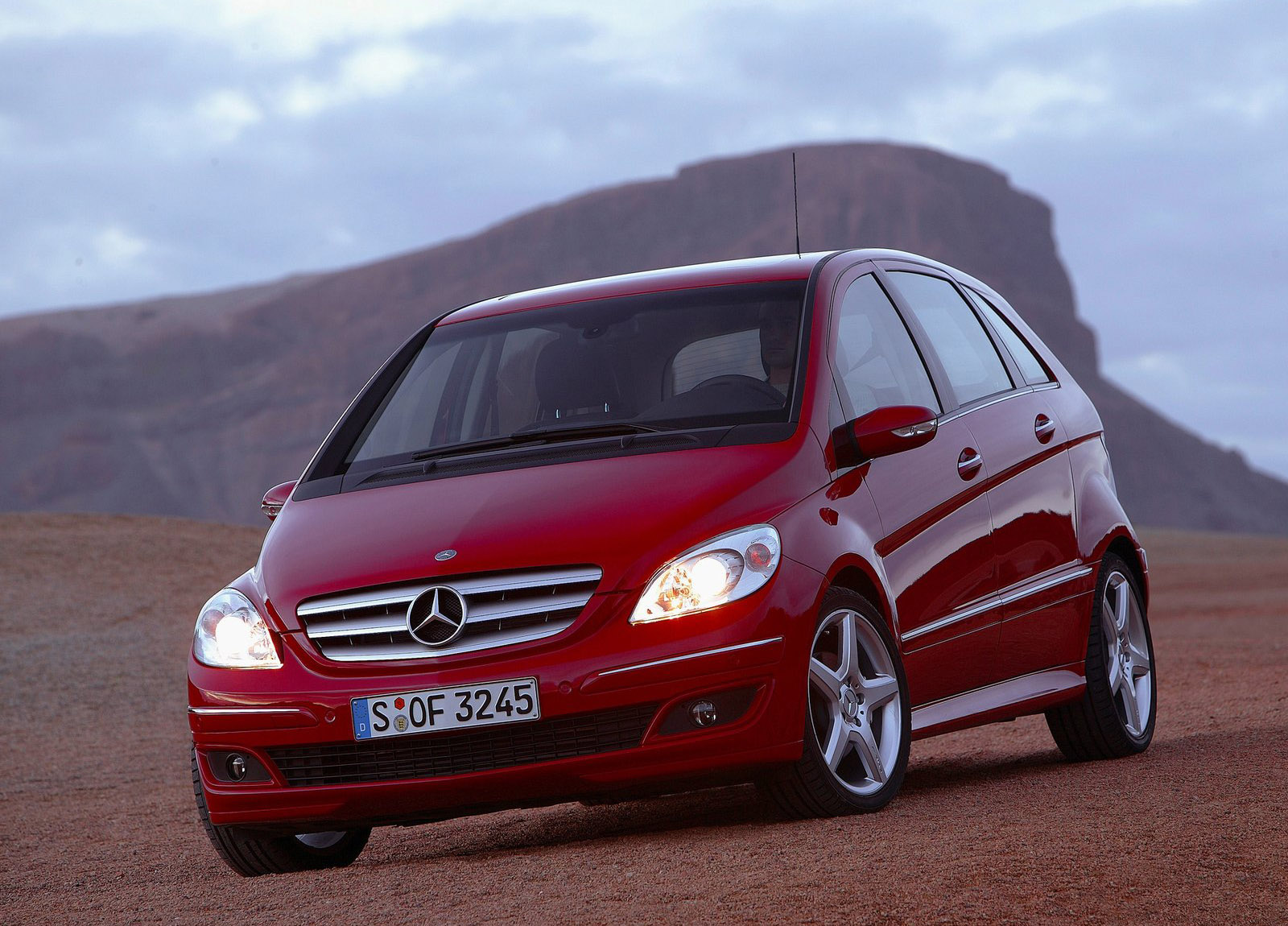 Mercedes-Benz B200 Turbo photo #4