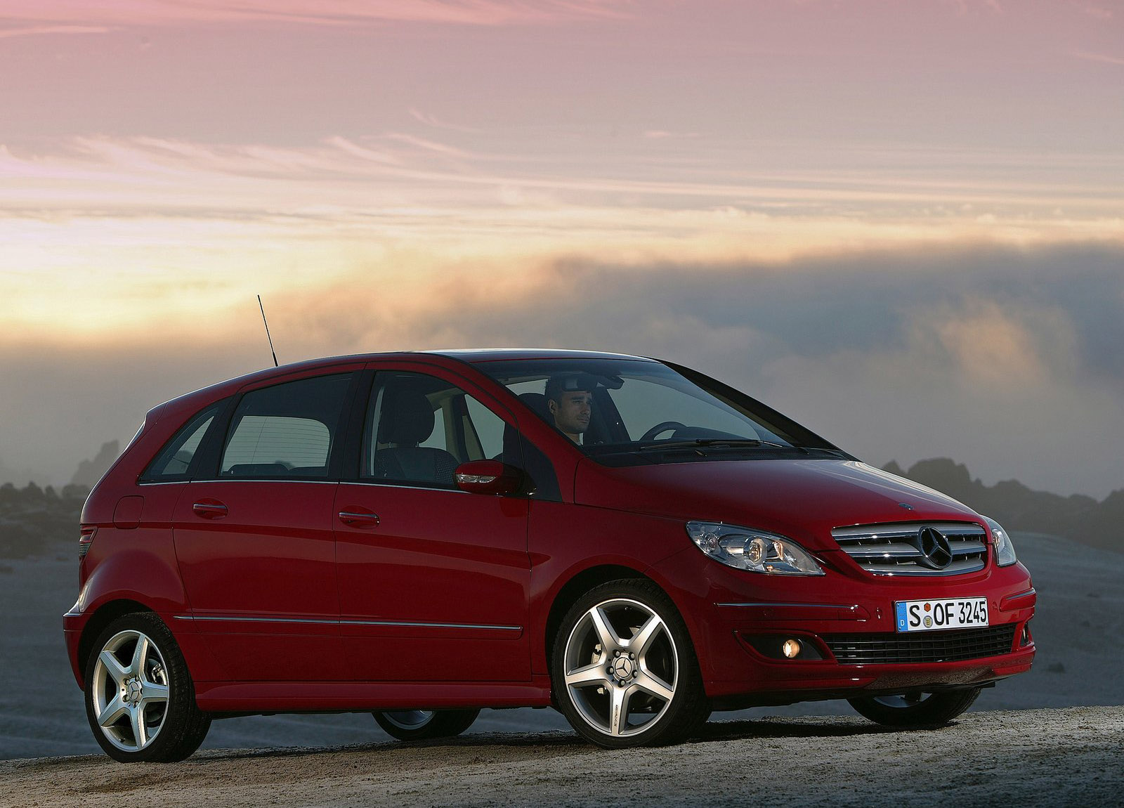 Mercedes-Benz B200 Turbo photo #16
