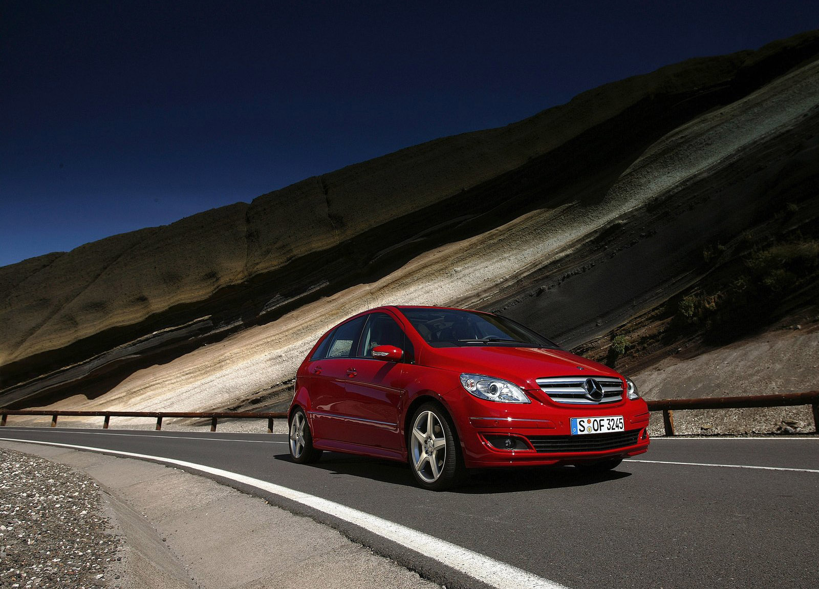 Mercedes-Benz B200 Turbo photo #19