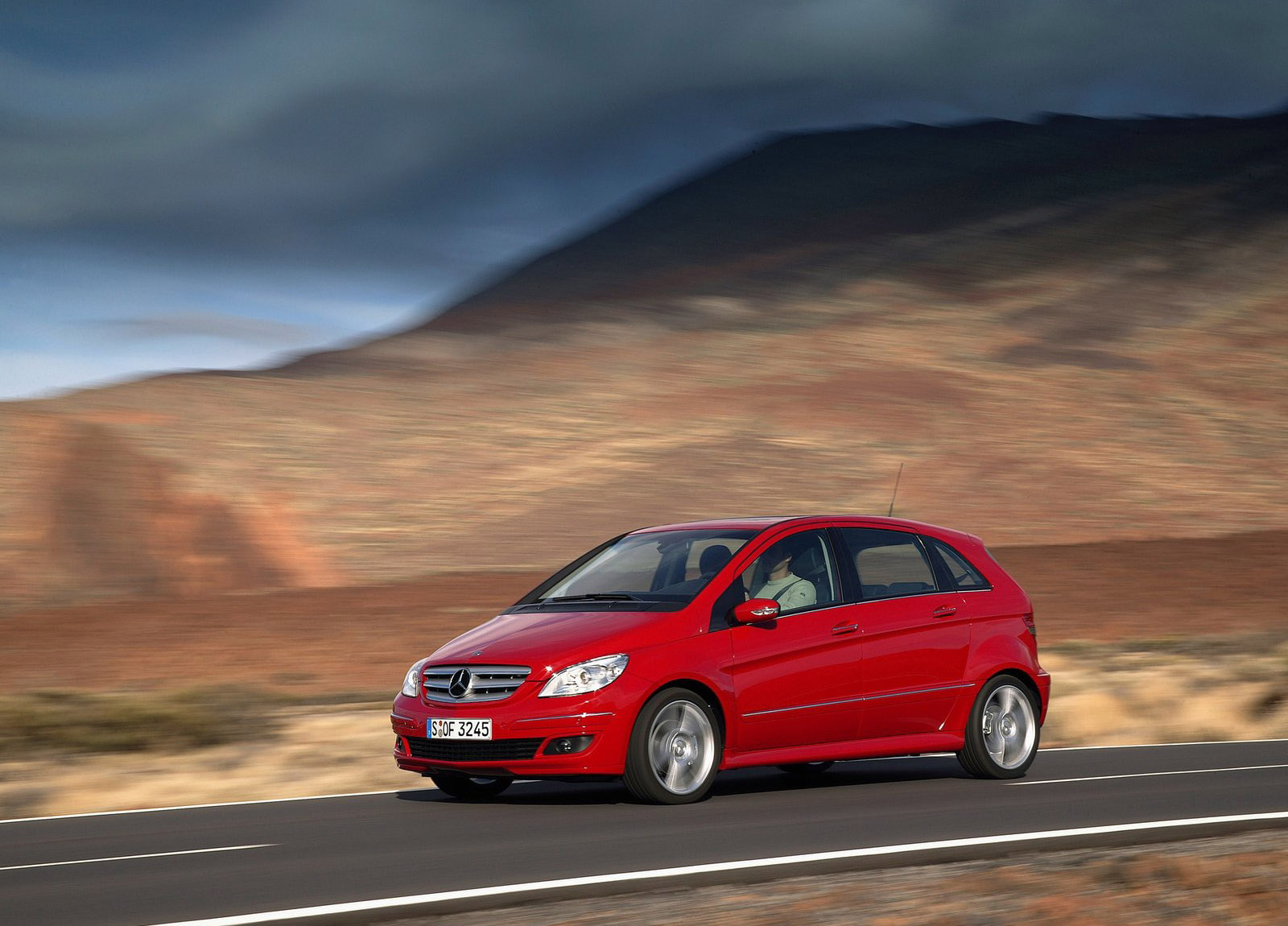 Mercedes-Benz B200 Turbo photo #29